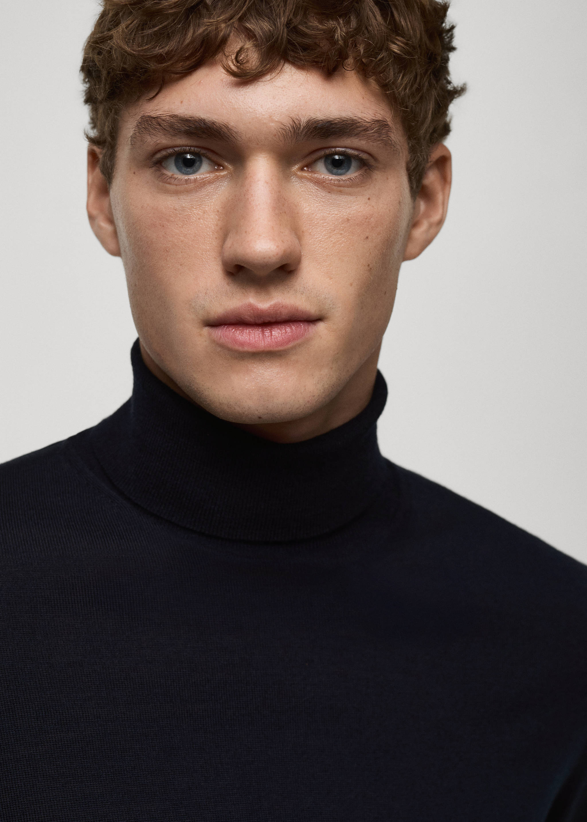 100% merino wool turtleneck sweater - Details of the article 1