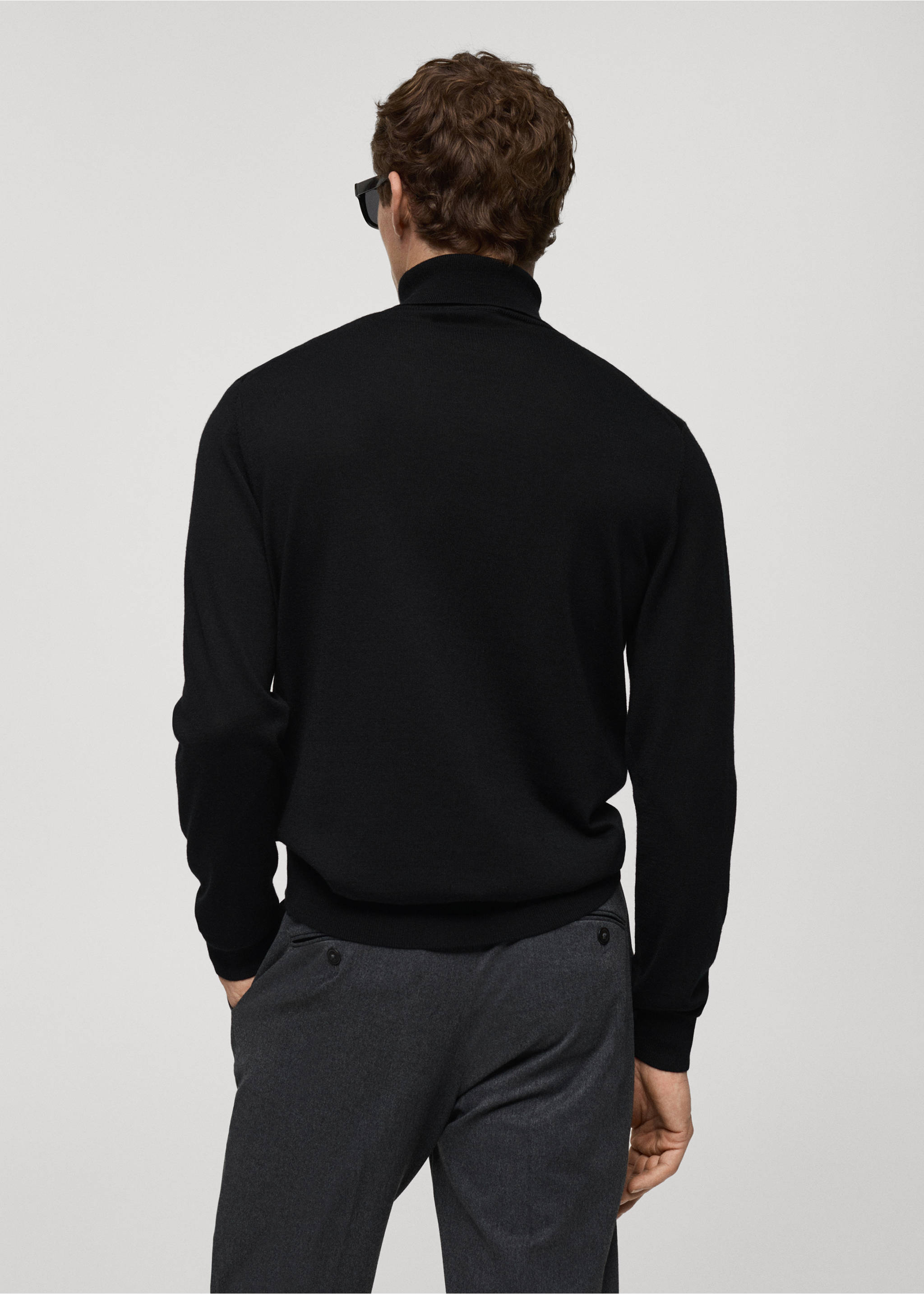 Rollkragenpullover aus 100 % Merinowolle - Rückseite des Artikels, Schwarz. Ref: 87000619-00.
