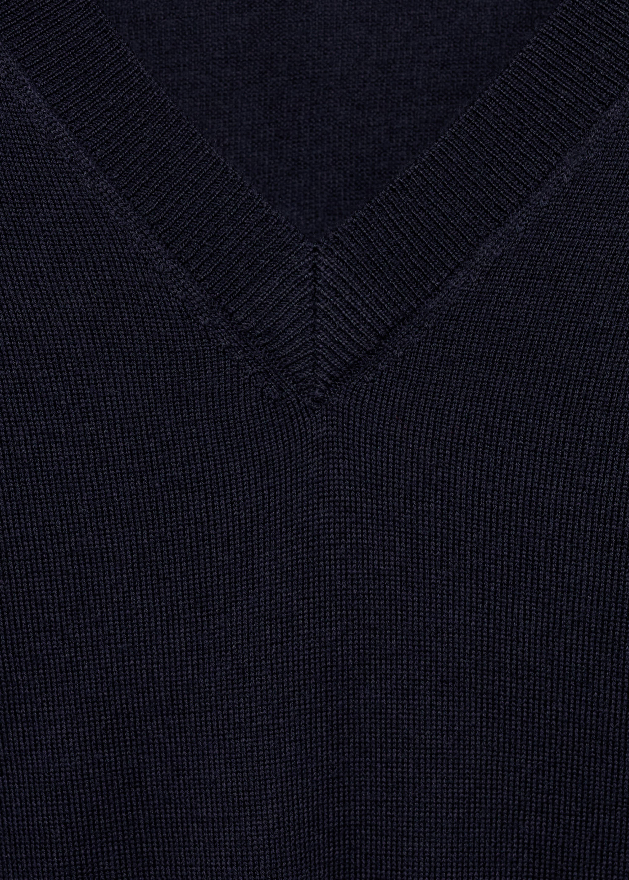 100% merino wool V-neck sweater - Details of the article 8