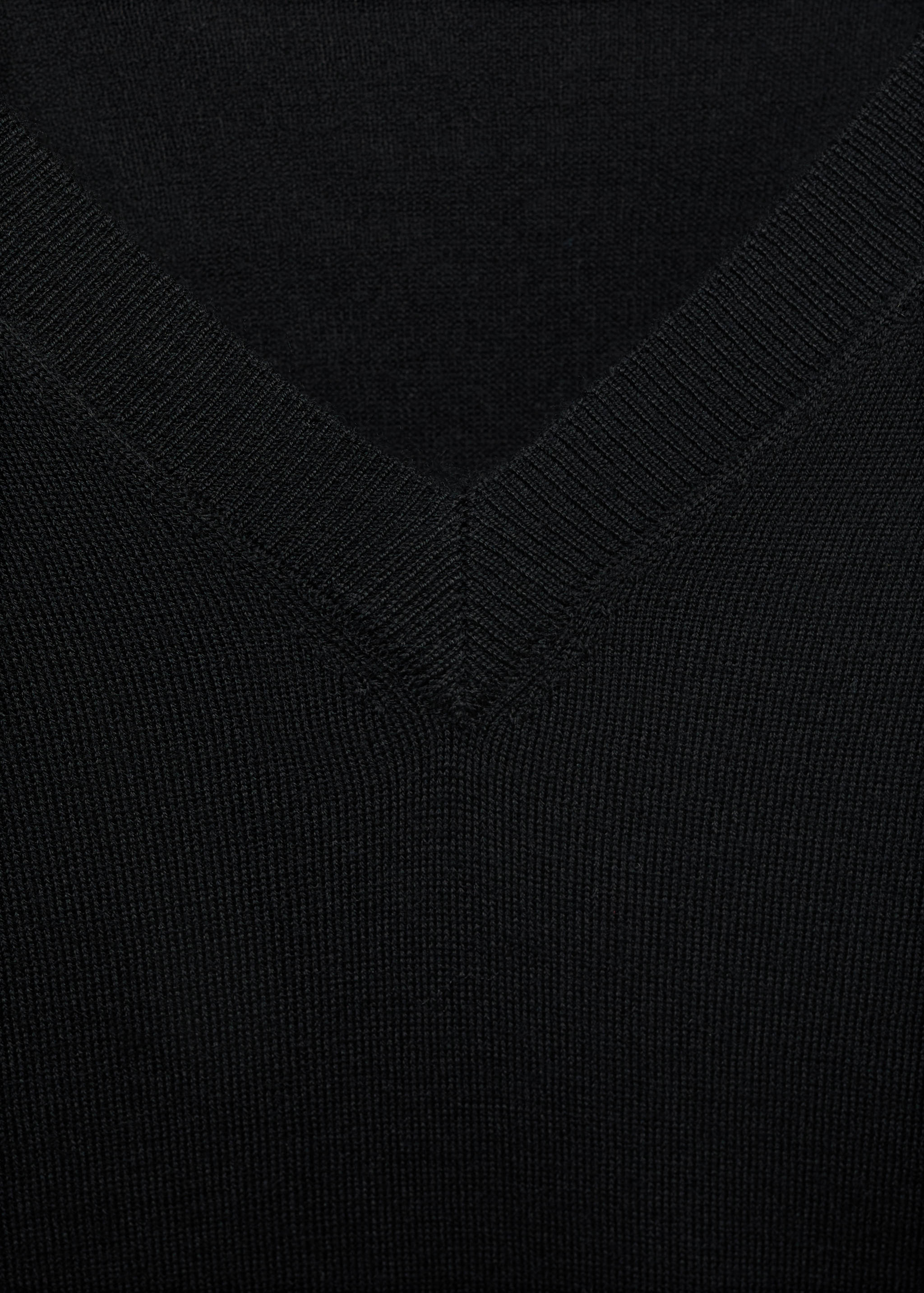 100% merino wool V-neck sweater - Details of the article 8