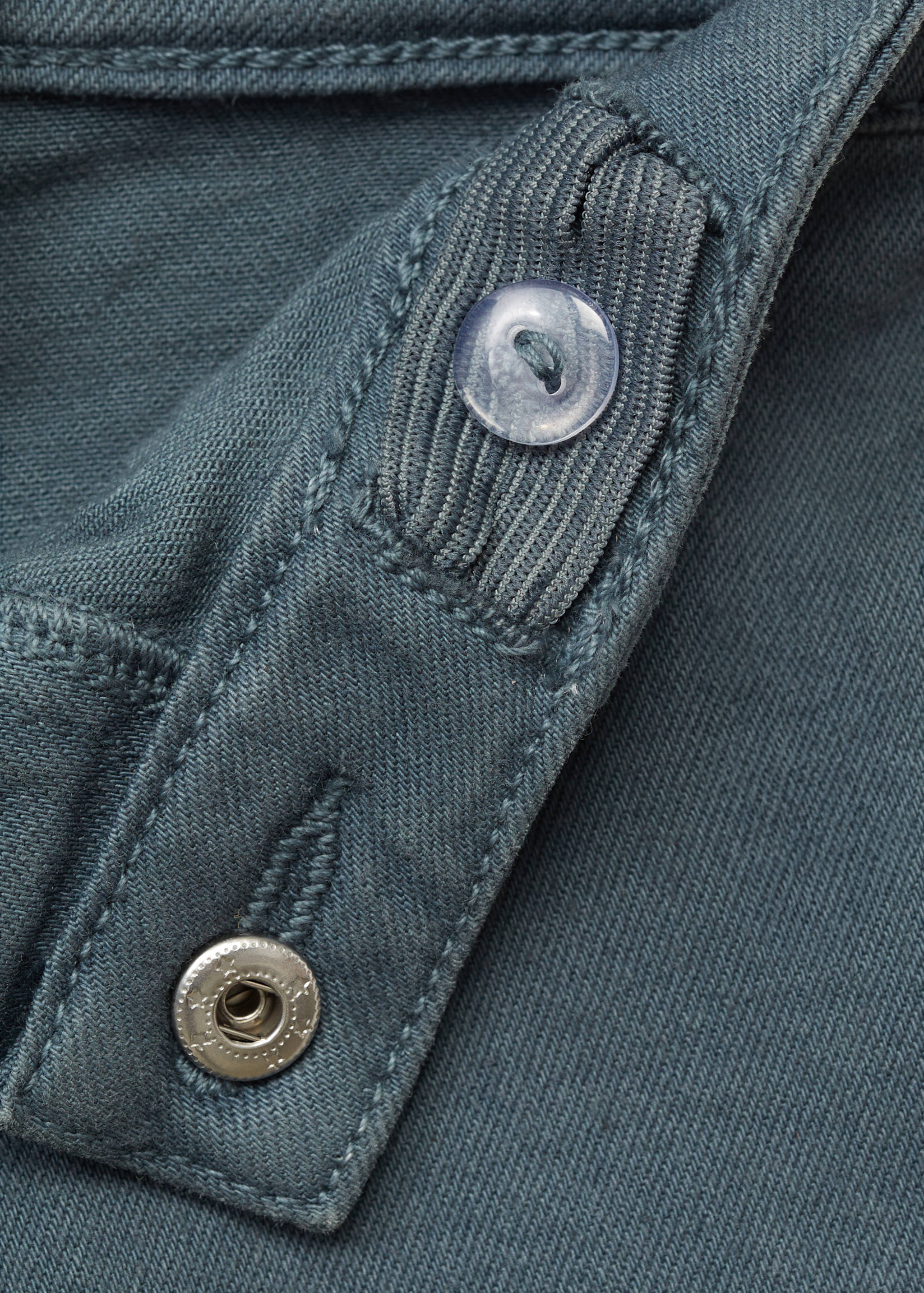 Jeans mit ausgefranstem Saum - Detail des Artikels 0