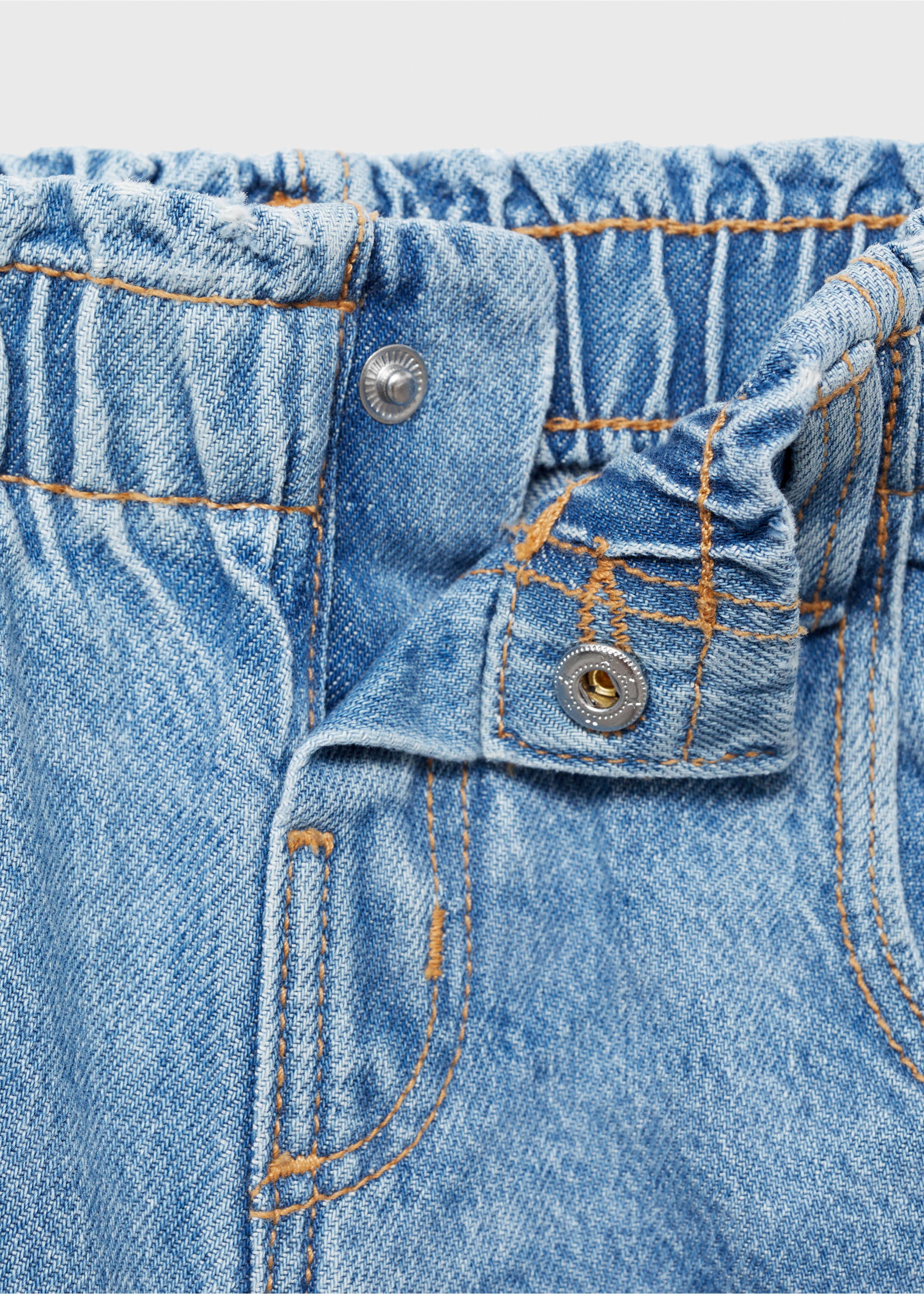 Straight paperbag jeans - Details of the article 8, Medium Blue. Ref: 87000631-00.