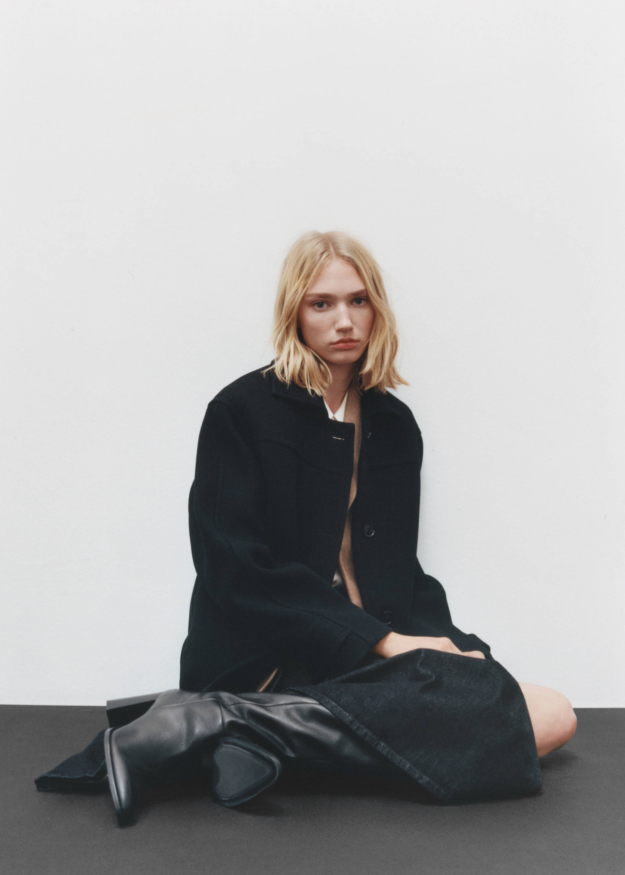 Midi wool coat with buttons - Details of the article 9, Black. Ref: 87000642-00.