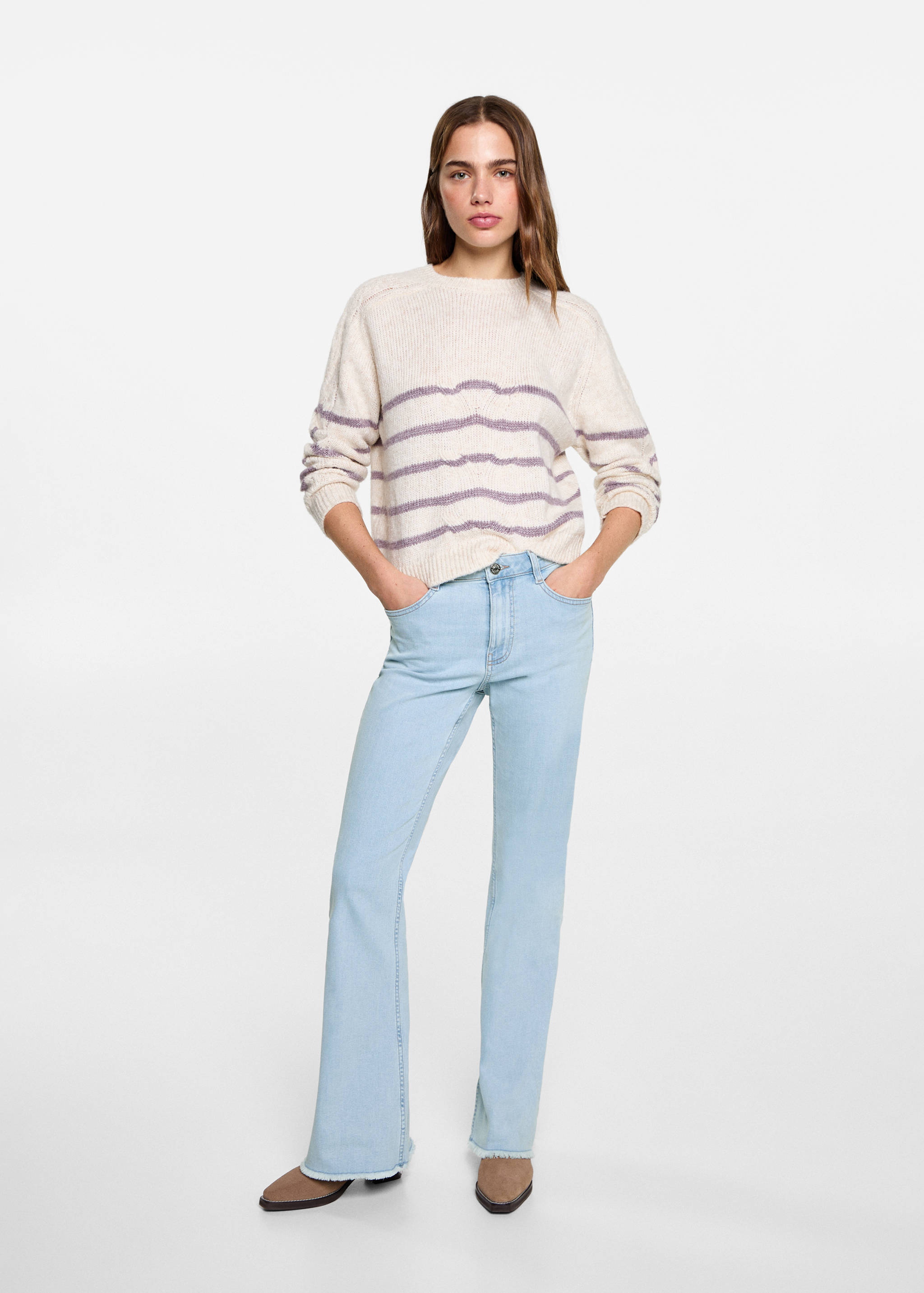 Flared-Jeans mit ausgefranstem Saum - Allgemeine Ansicht