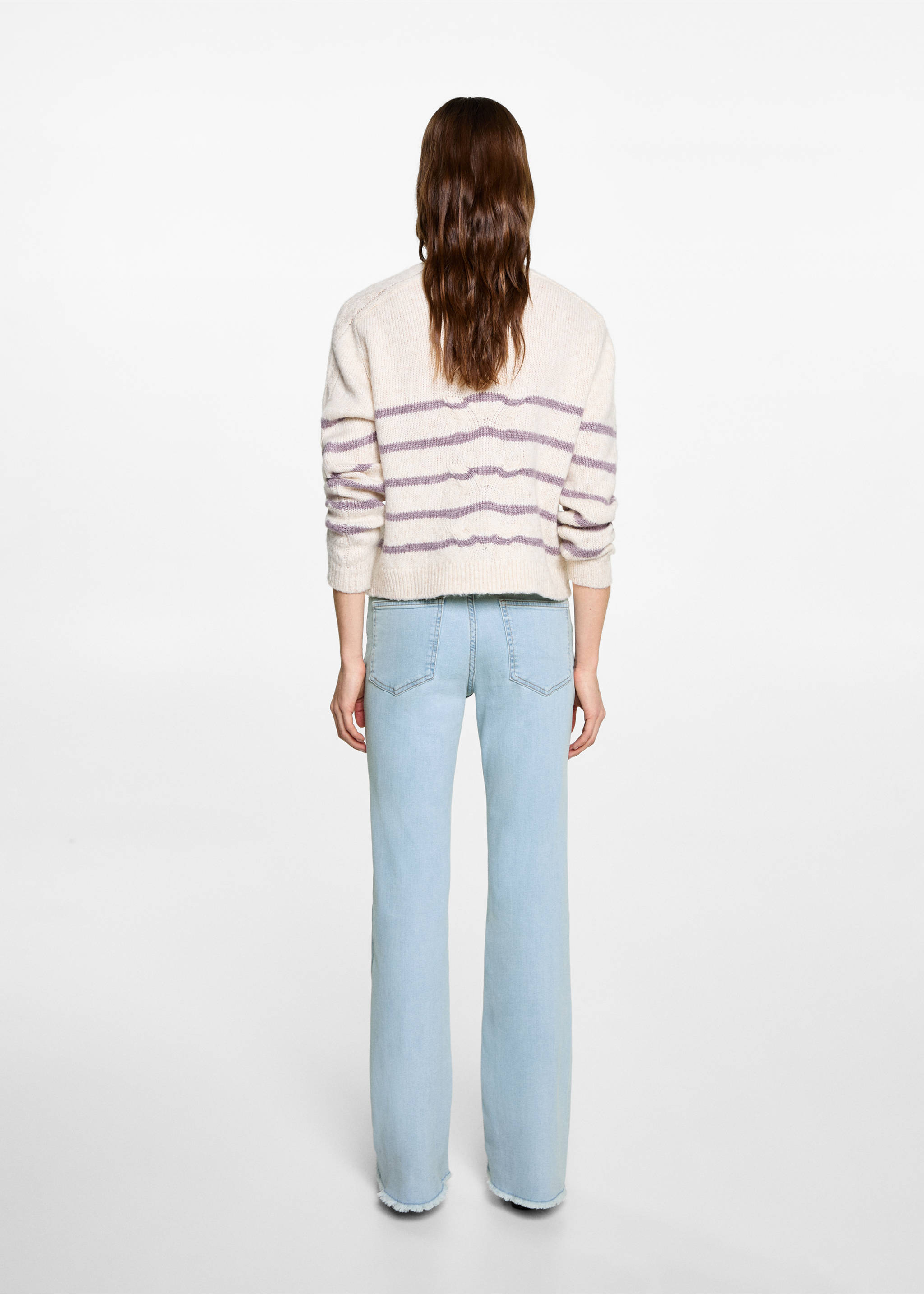 Flared-Jeans mit ausgefranstem Saum - Rückseite des Artikels, Hellblau. Ref: 87001067-00.