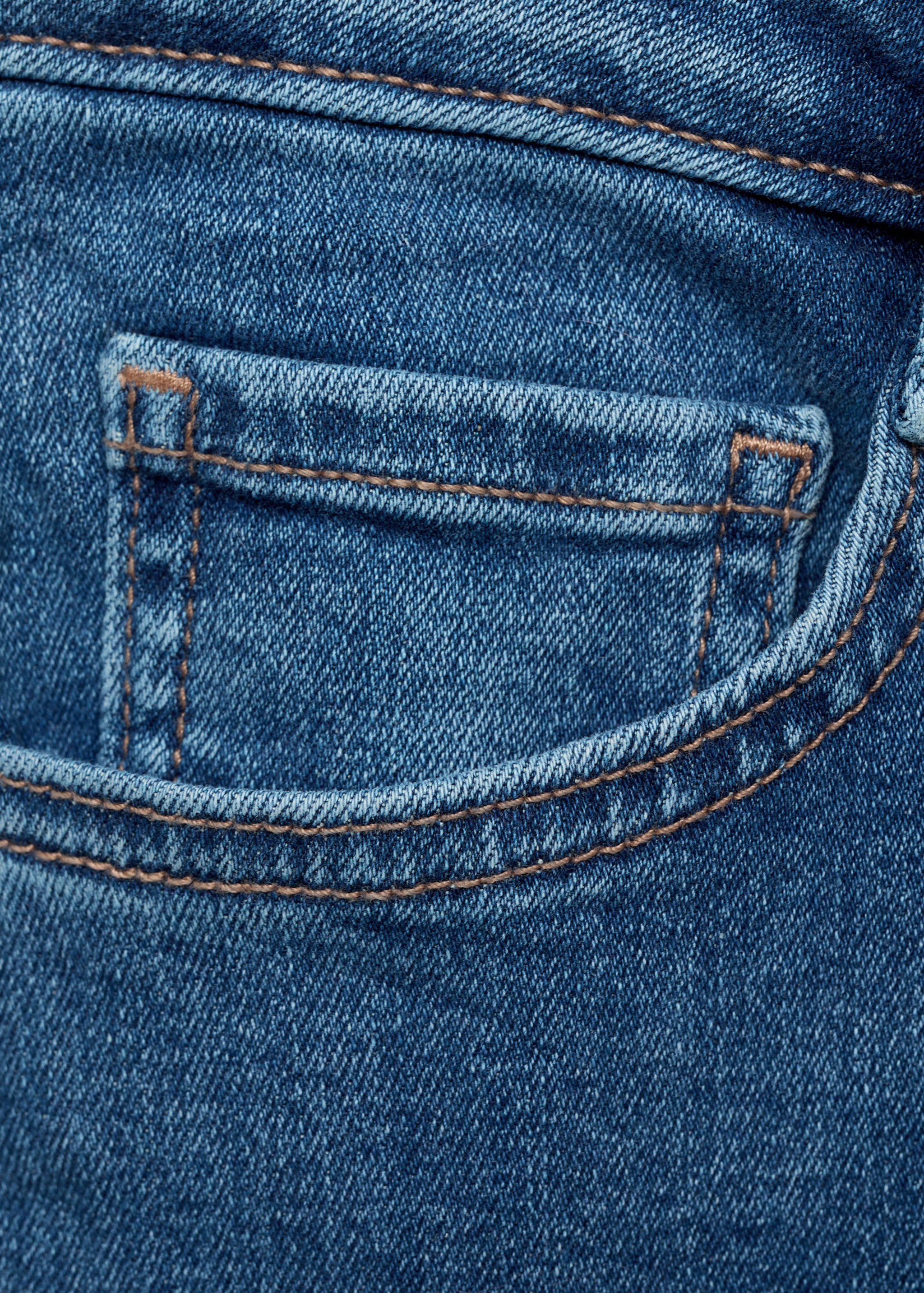 Flared-Jeans mit ausgefranstem Saum - Detail des Artikels 0