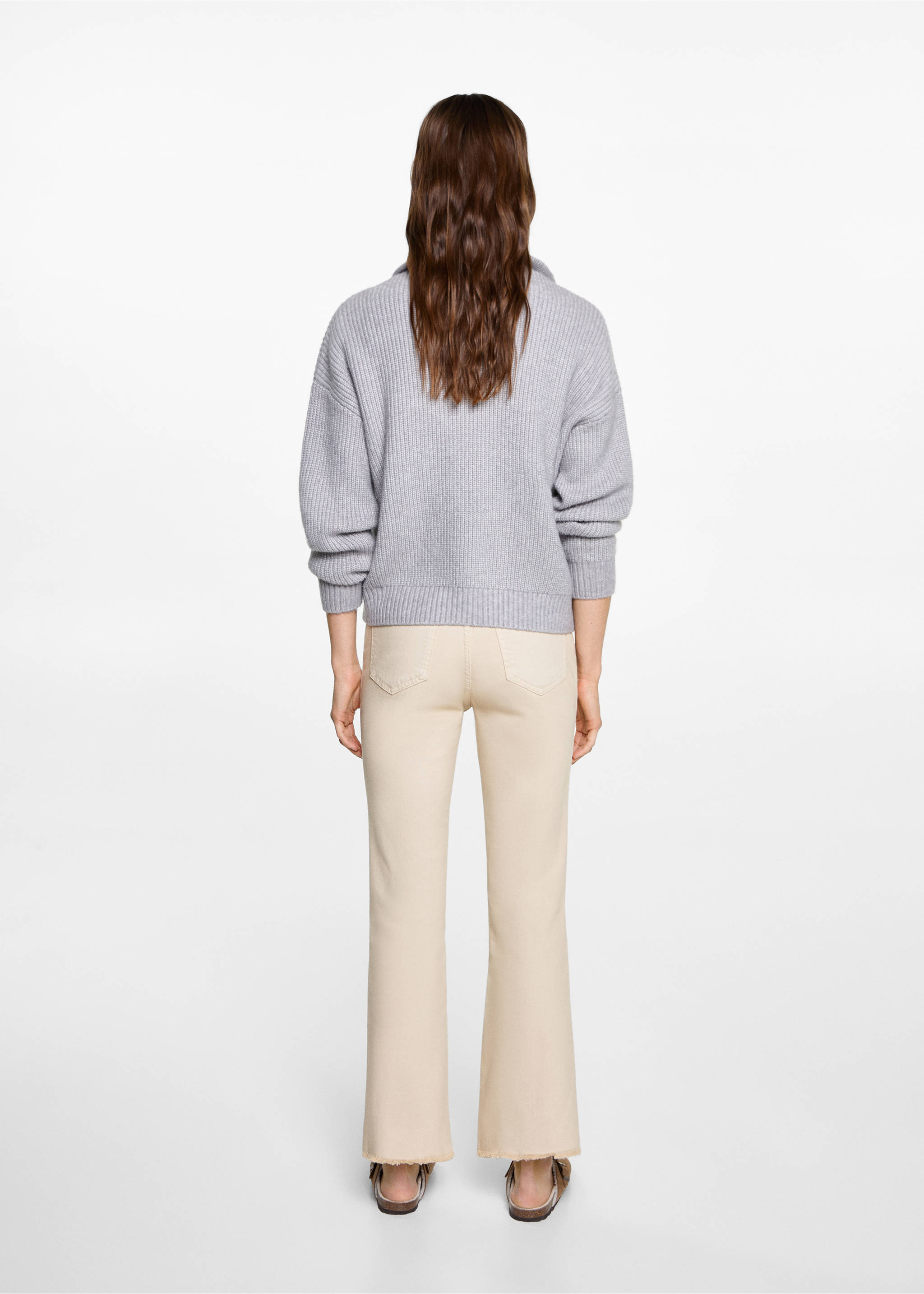 Kurze Flared-Jeans - Rückseite des Artikels, Hellgrau/Pastellgrau. Ref: 87001072-00.