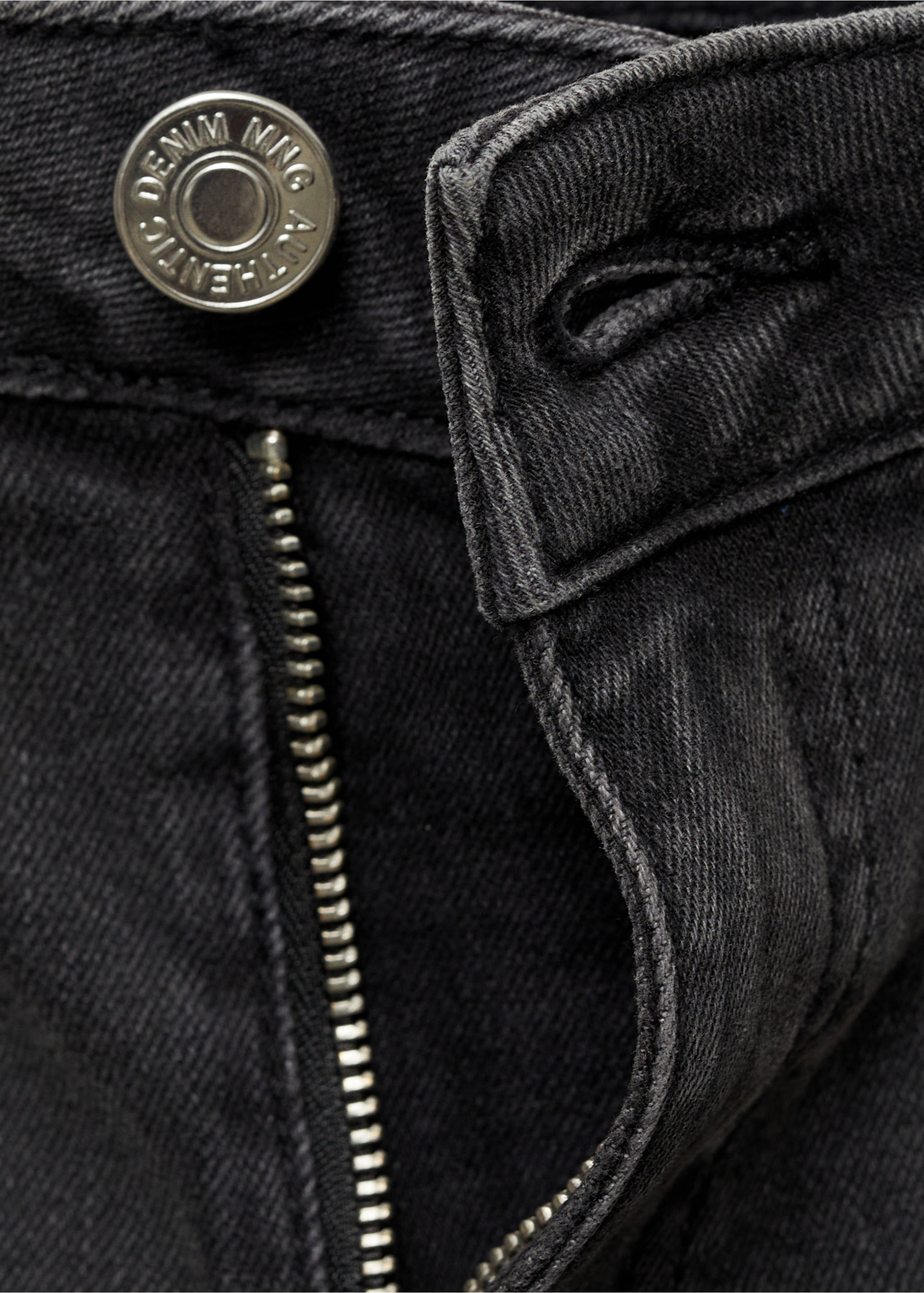 Flared cargo jeans - Details of the article 8, Black denim. Ref: 87001076-00.