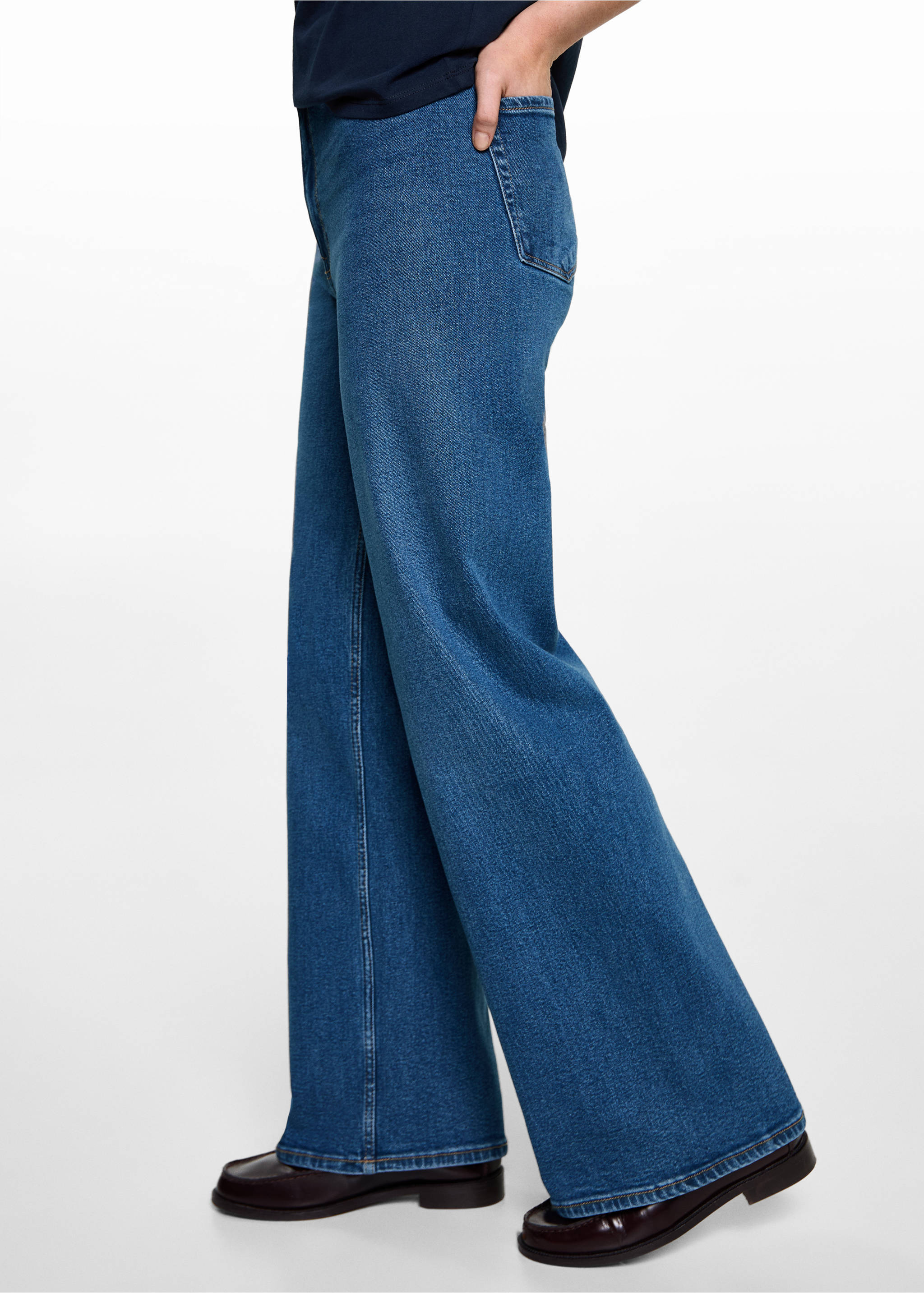 Wideleg jeans - Detail van het artikel 1, Middenblauw. Ref: 87001079-00.