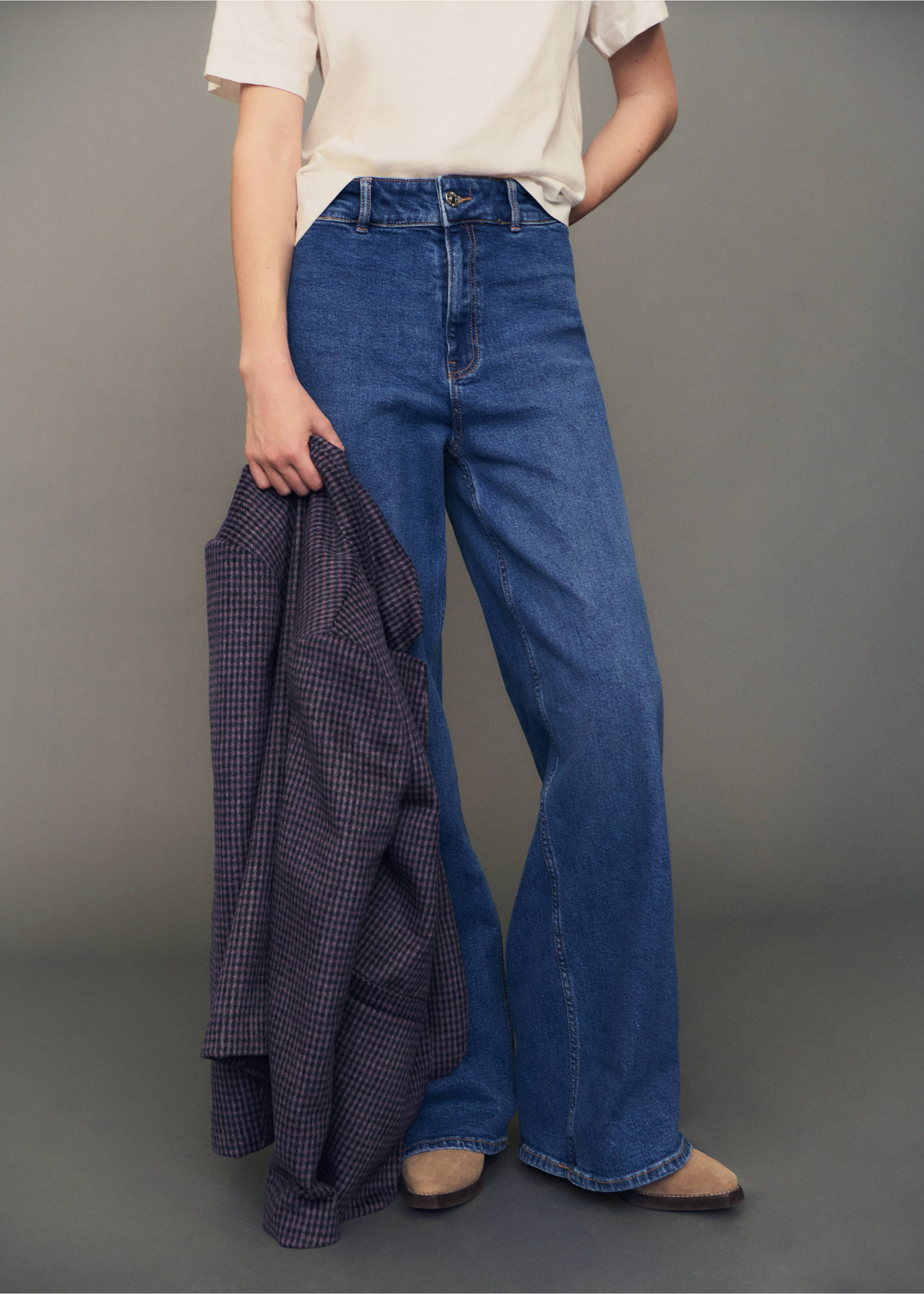 Wideleg jeans - Detail van het artikel 5, Middenblauw. Ref: 87001079-00.