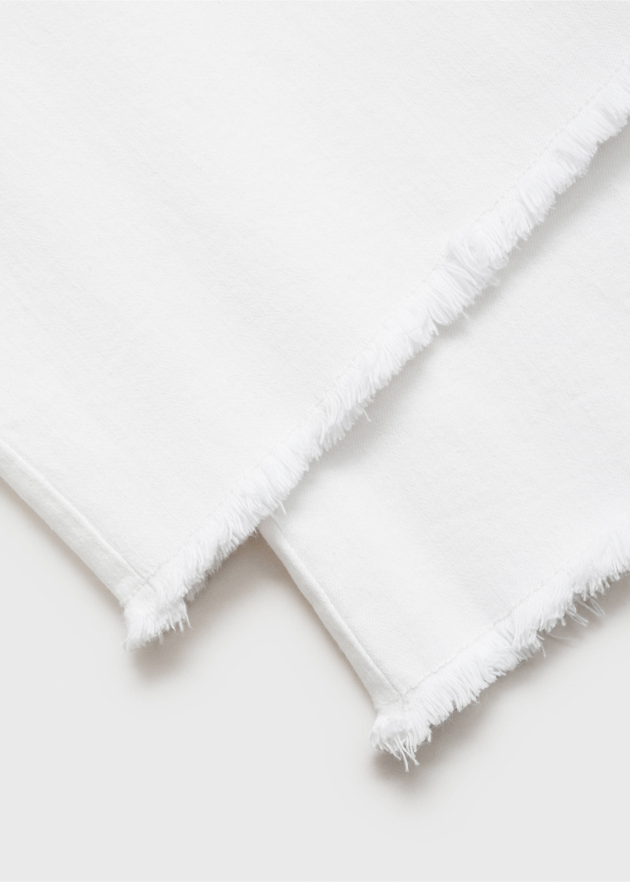 Dżinsy wideleg z postrzępionym dołem - Szczegóły artykułu 0, Biały. Ref: 87001087-00.