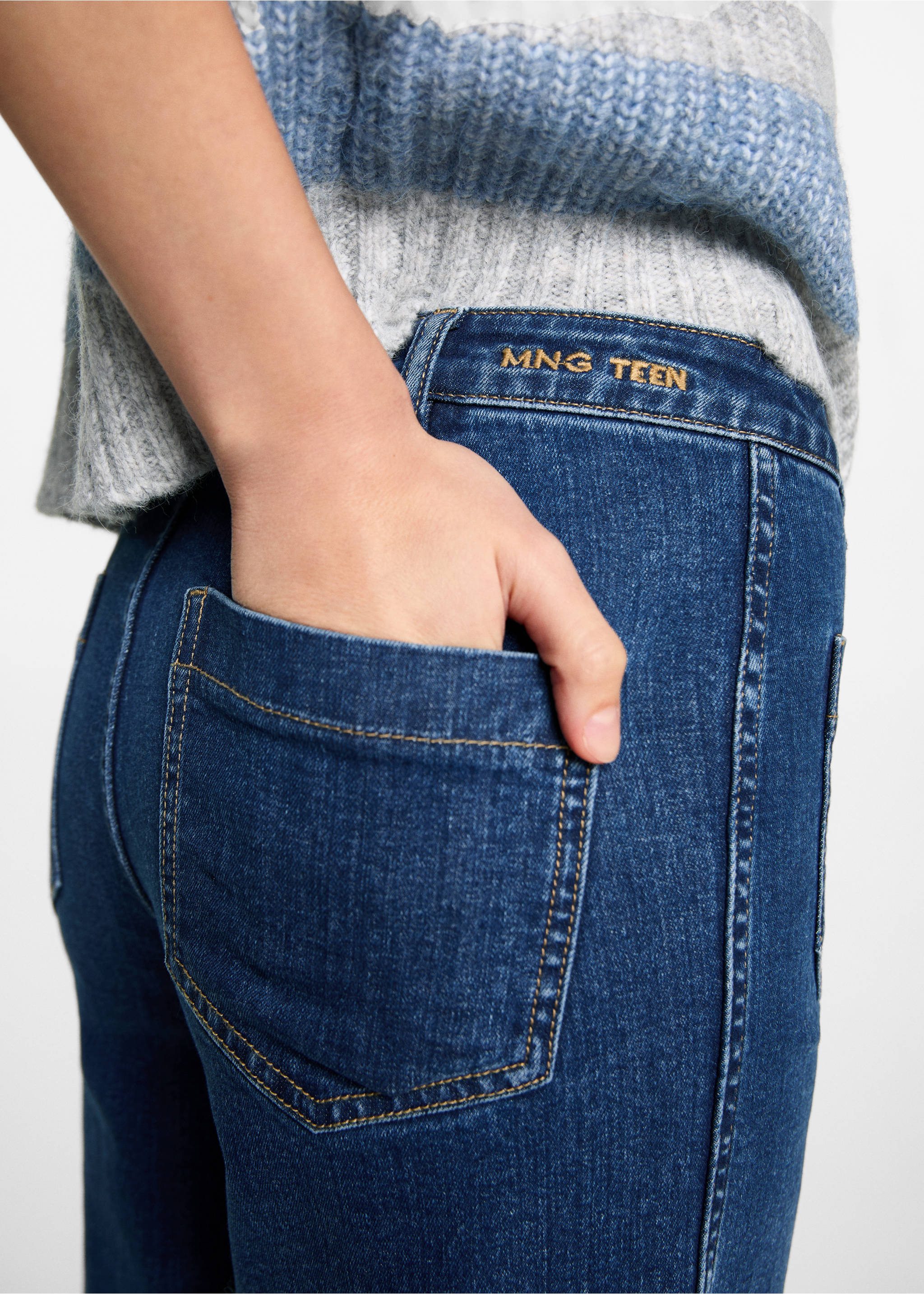 Straight-fit jeans with pockets - Details of the article 6, Dark Blue. Ref: 87001091-00.