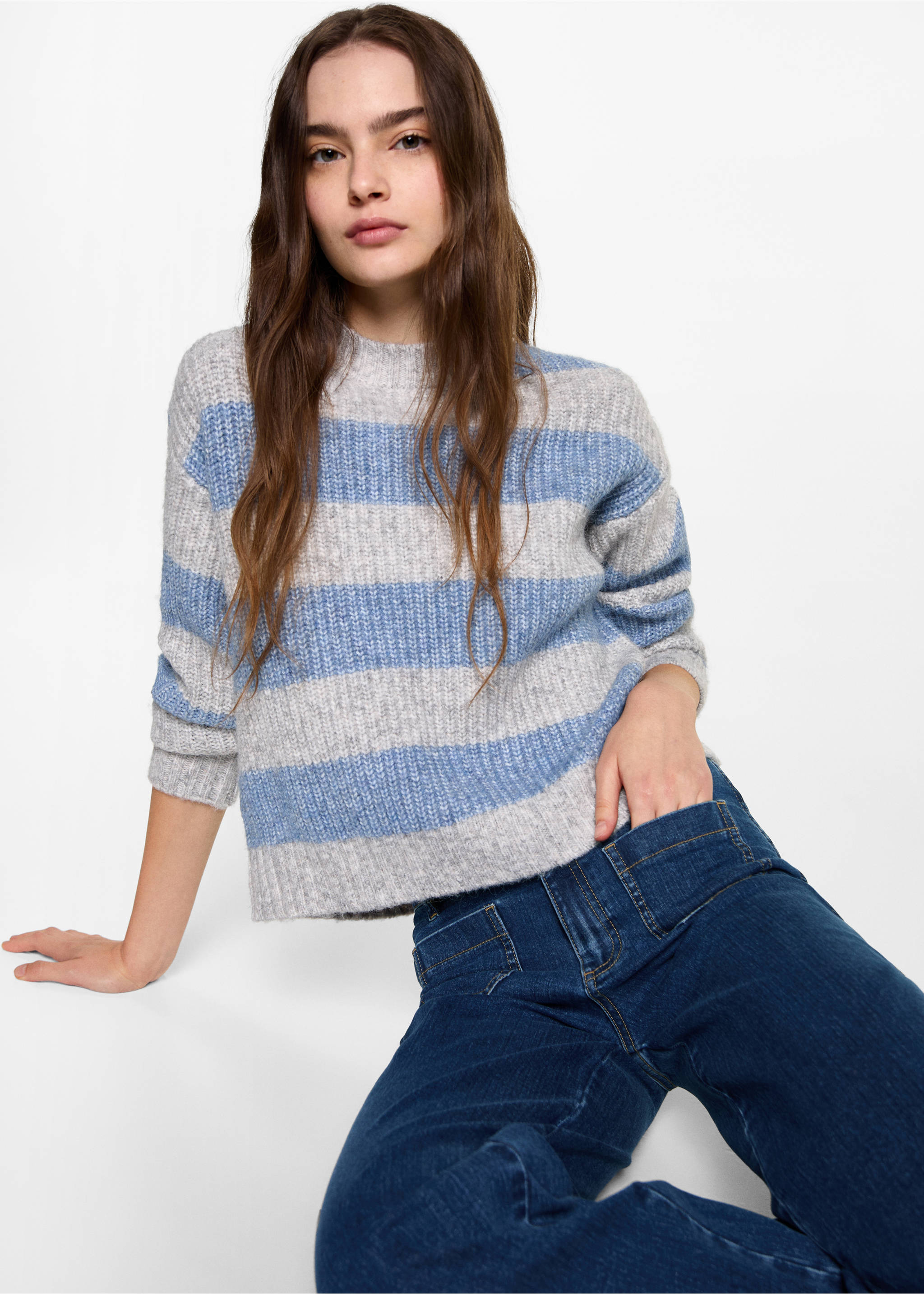 Straight-fit jeans with pockets - Details of the article 2, Dark Blue. Ref: 87001091-00.