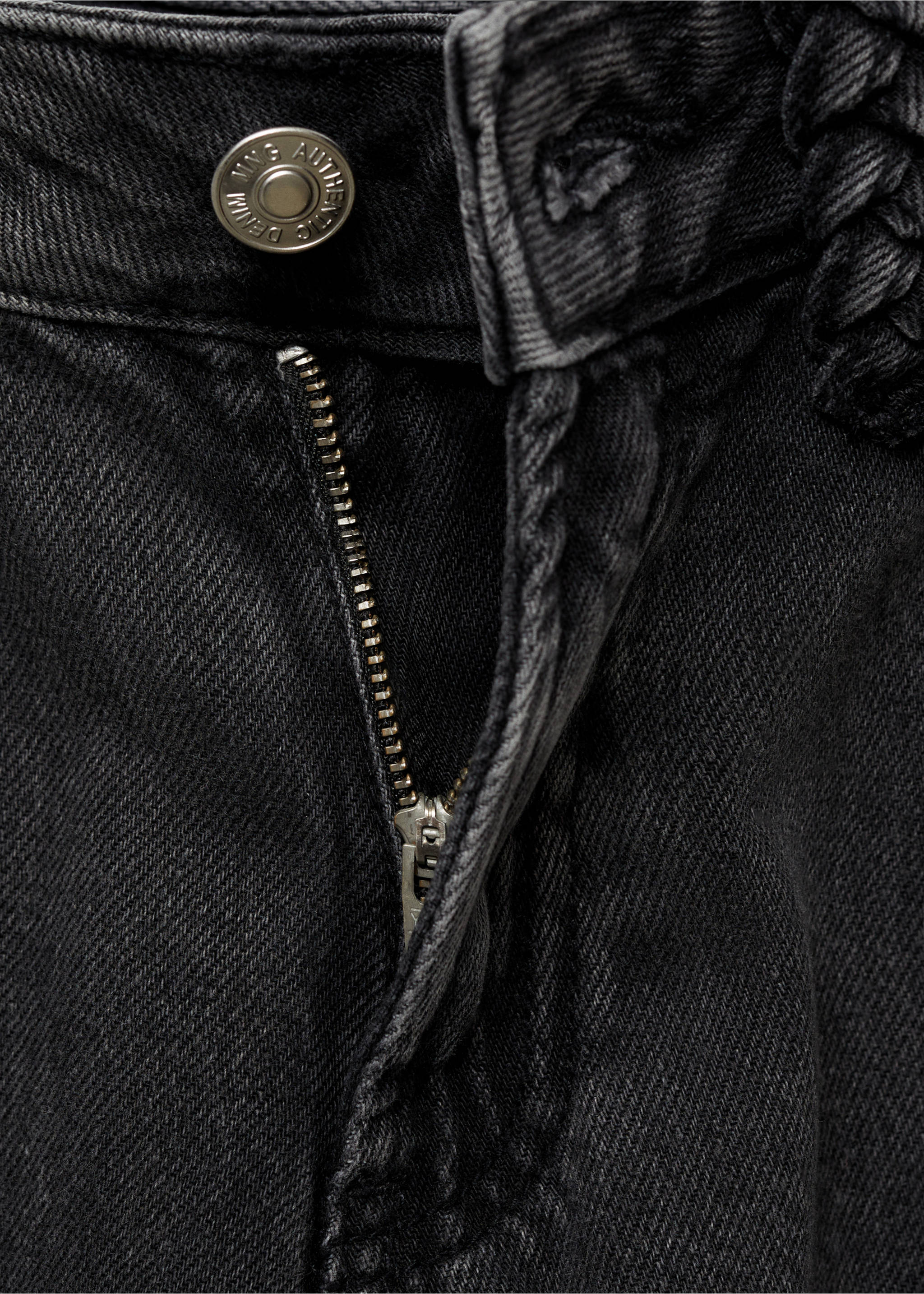 Gerade Jeans mit geflochtenen Schlaufen - Detail des Artikels 8, Black denim. Ref: 87001093-00.