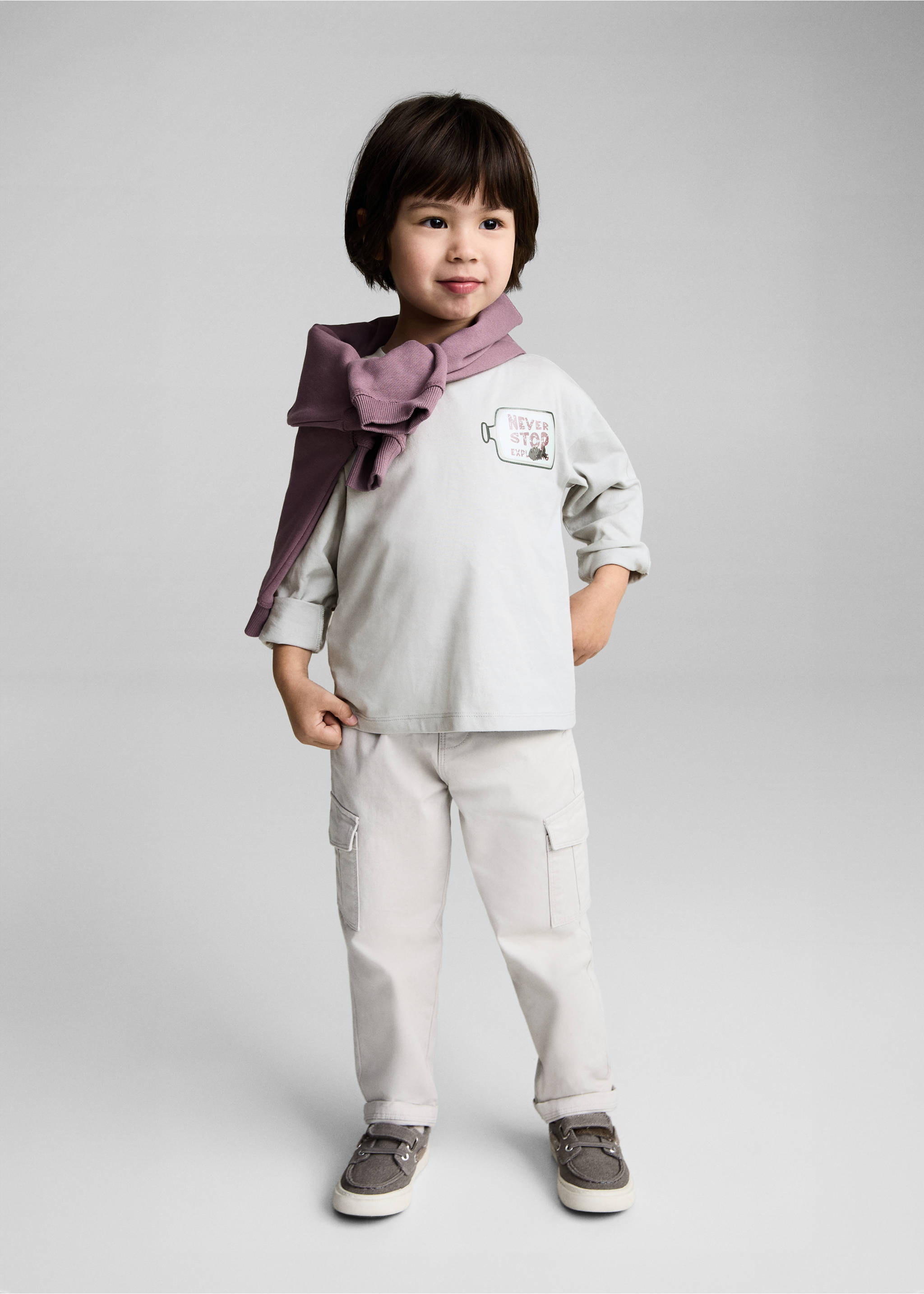 Decorative appliqué message t-shirt - General plane, Light/Pastel Grey. Ref: 87001533-00.