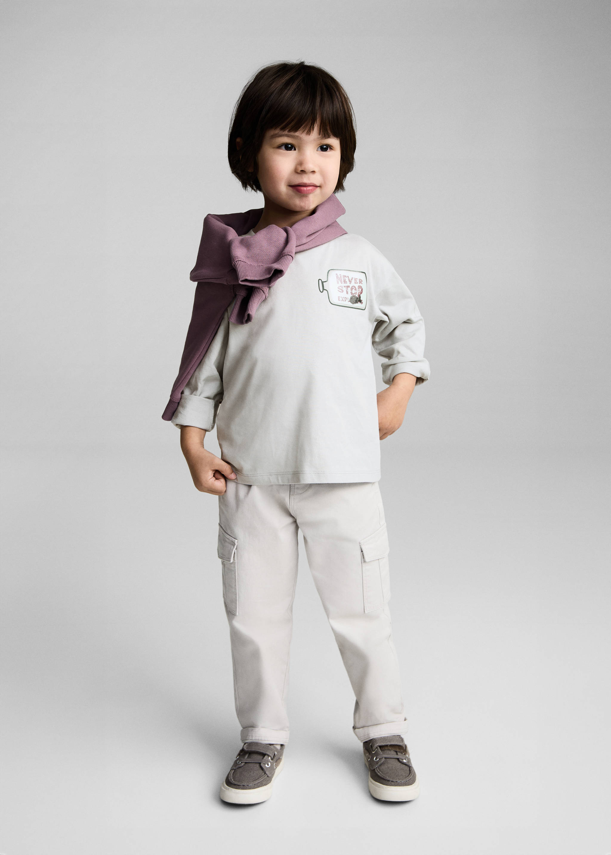 Decorative appliqué message t-shirt - General plane