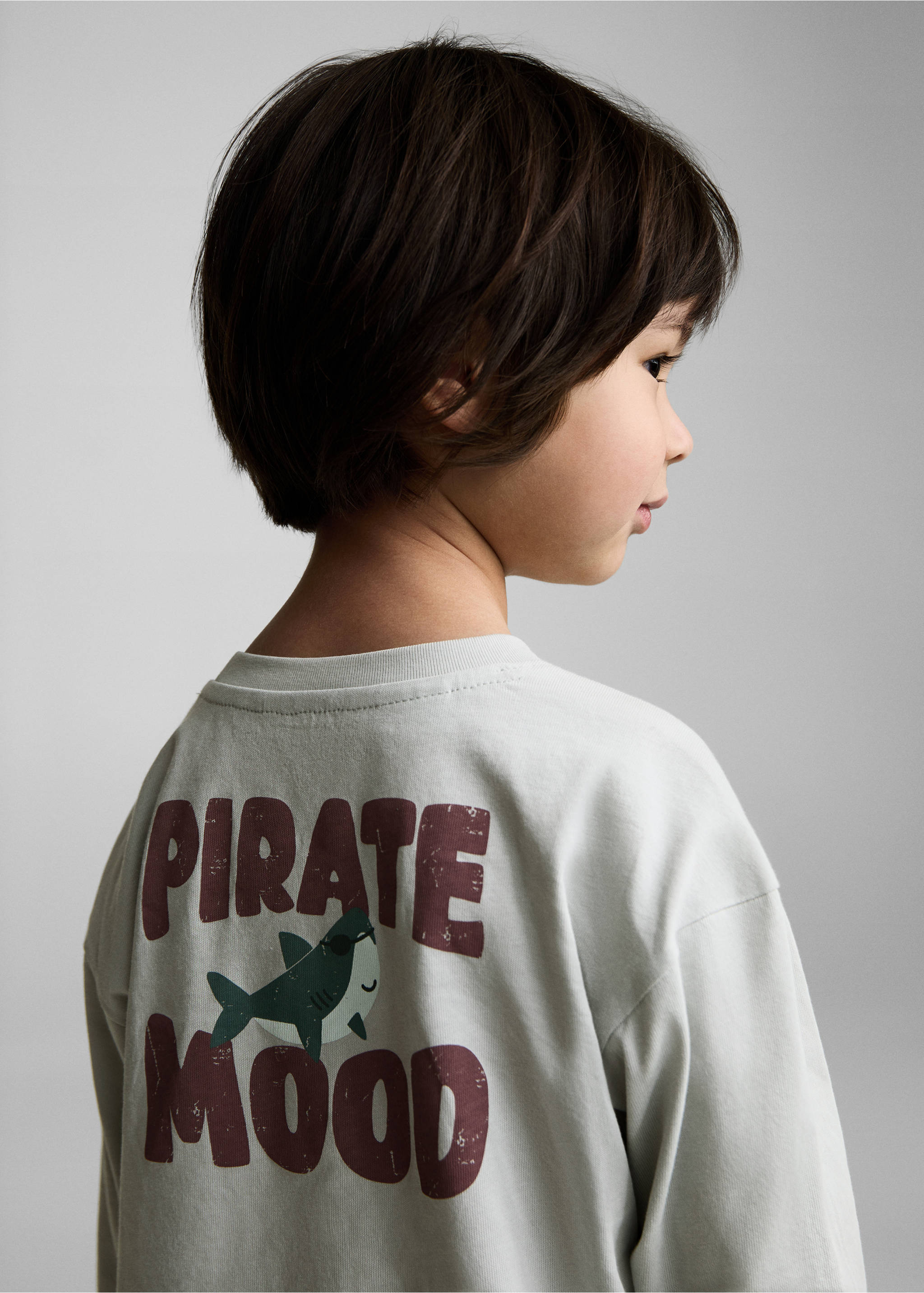 Decorative appliqué message t-shirt - Reverse of the article, Light/Pastel Grey. Ref: 87001533-00.