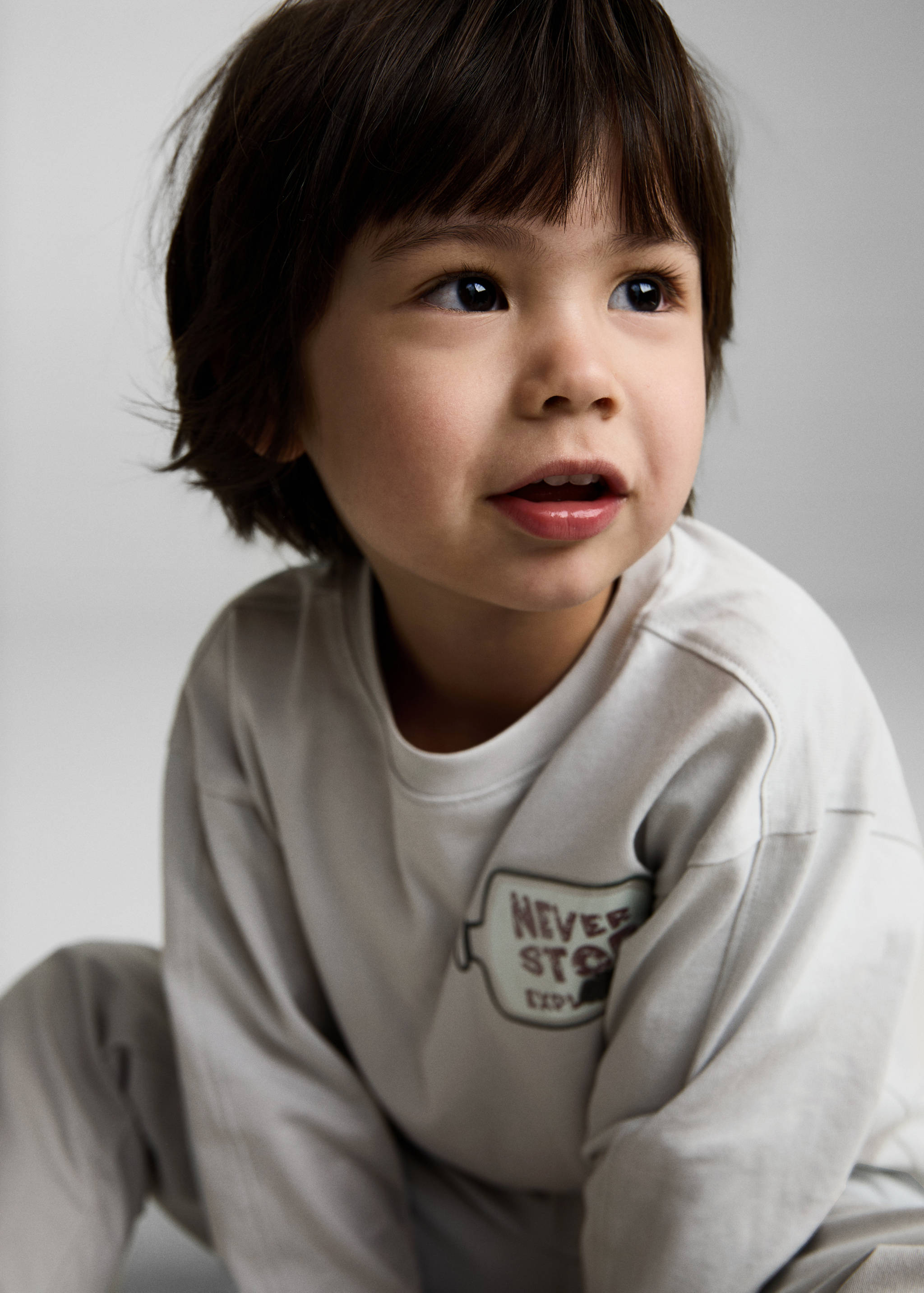 Decorative appliqué message t-shirt - Details of the article 1