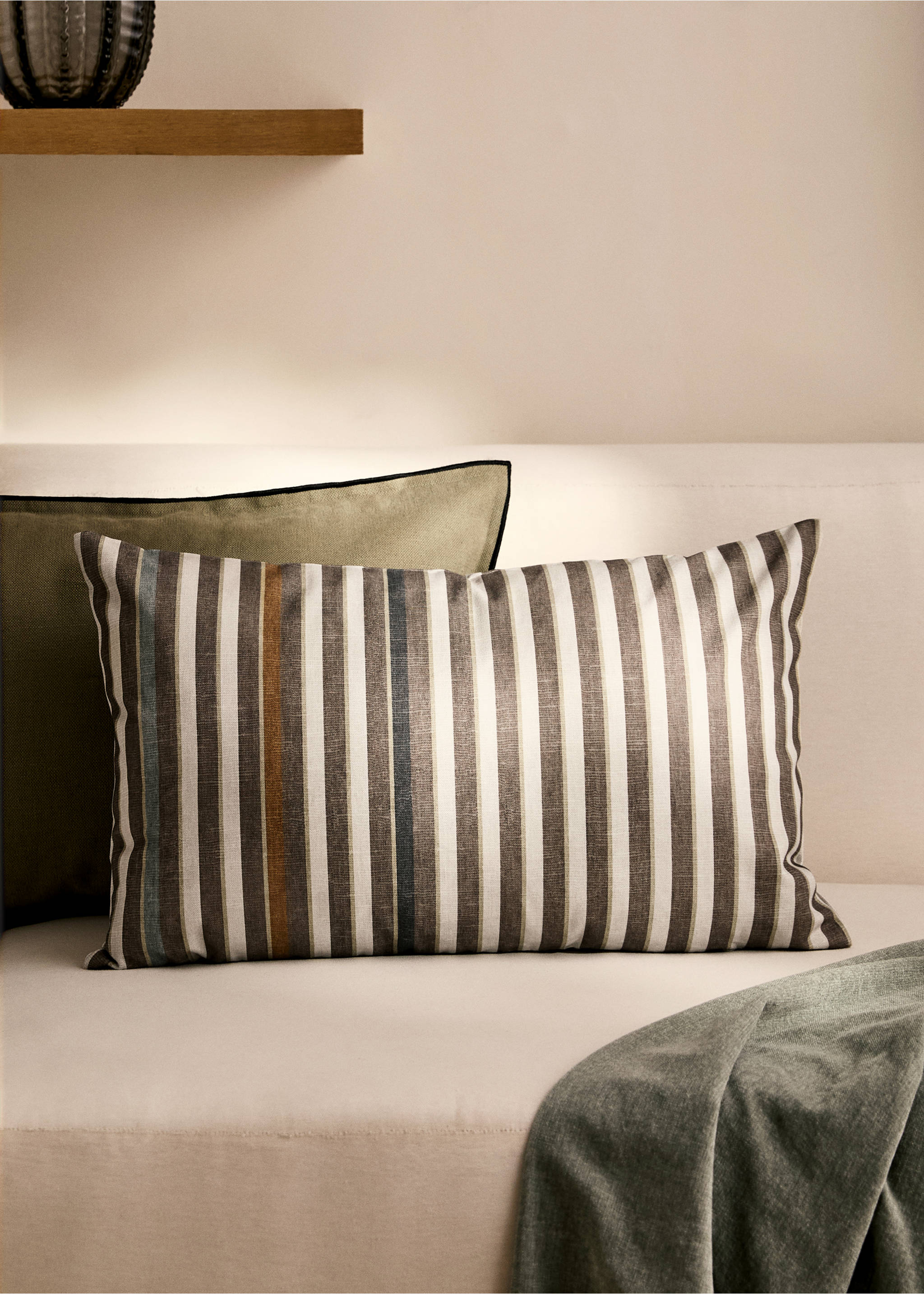 Housse de coussin imprimé rayures 40x60 cm - Plan général, Sable. Ref: 87002030-00.