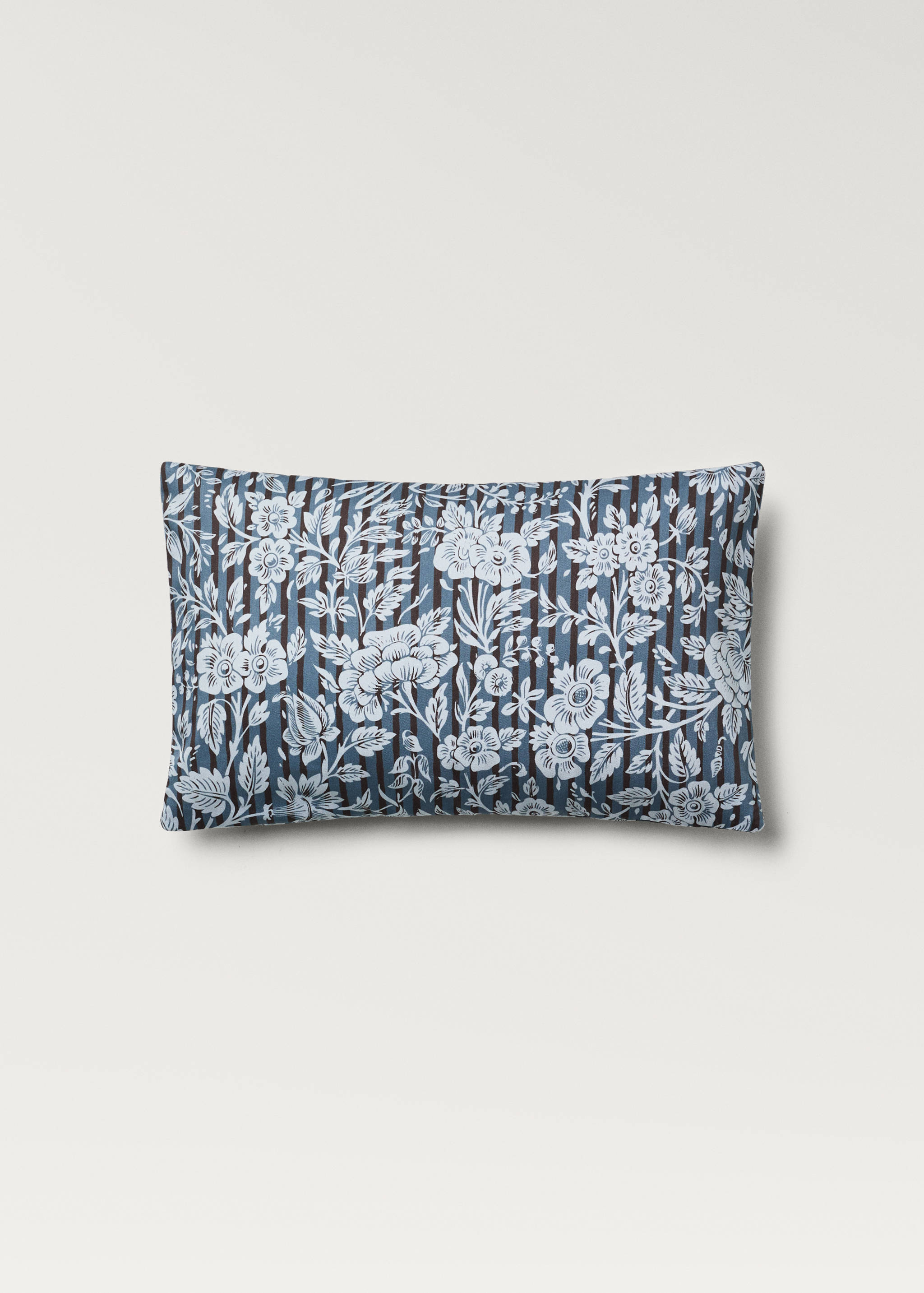 Cushion cover with printed flowers and stripes 30x50 cm - Article without model