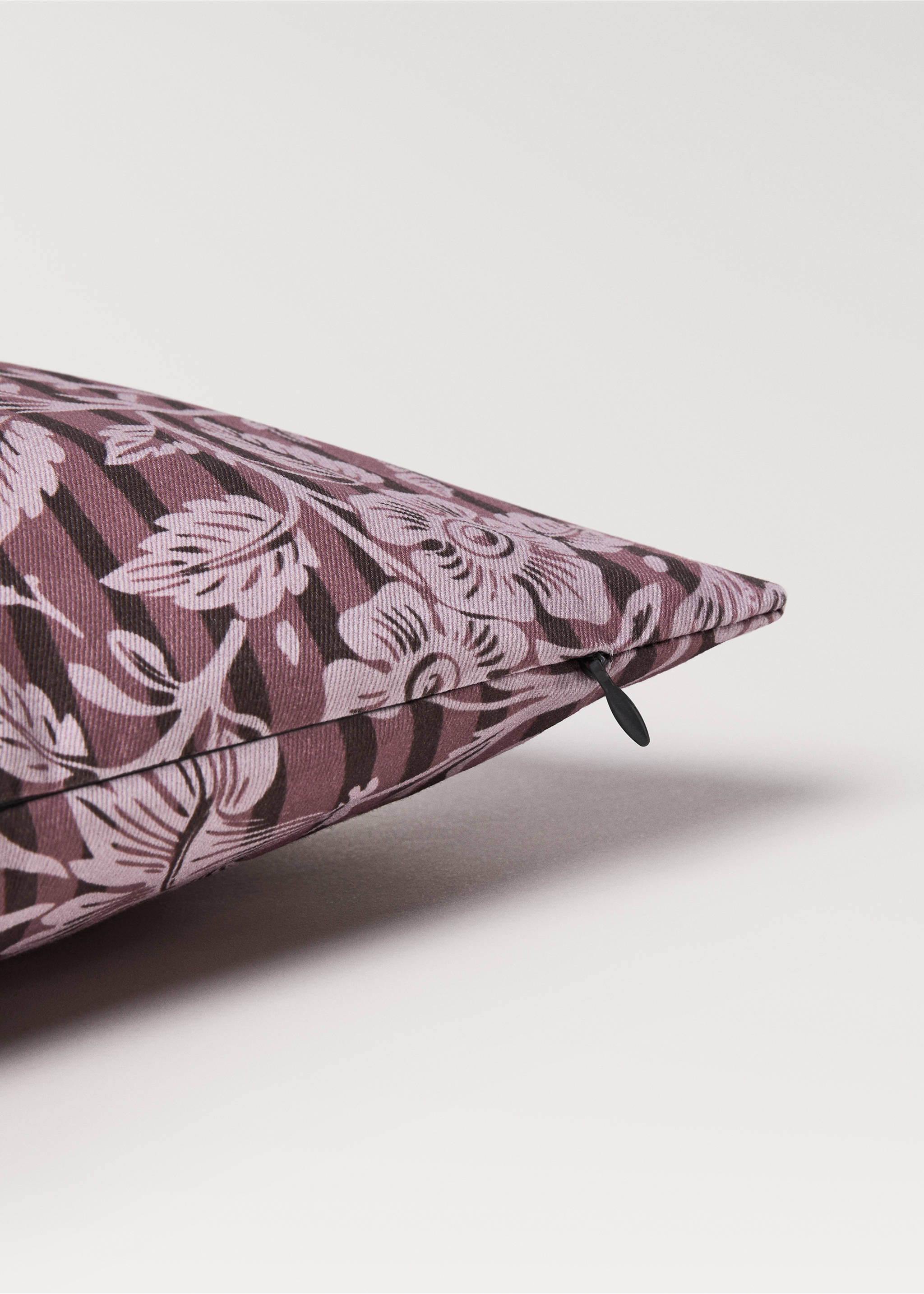 Kissenbezug mit Blumen- und Streifenmuster, 30 x 50 cm - Detail des Artikels 2, Rosa. Ref: 87002033-00.