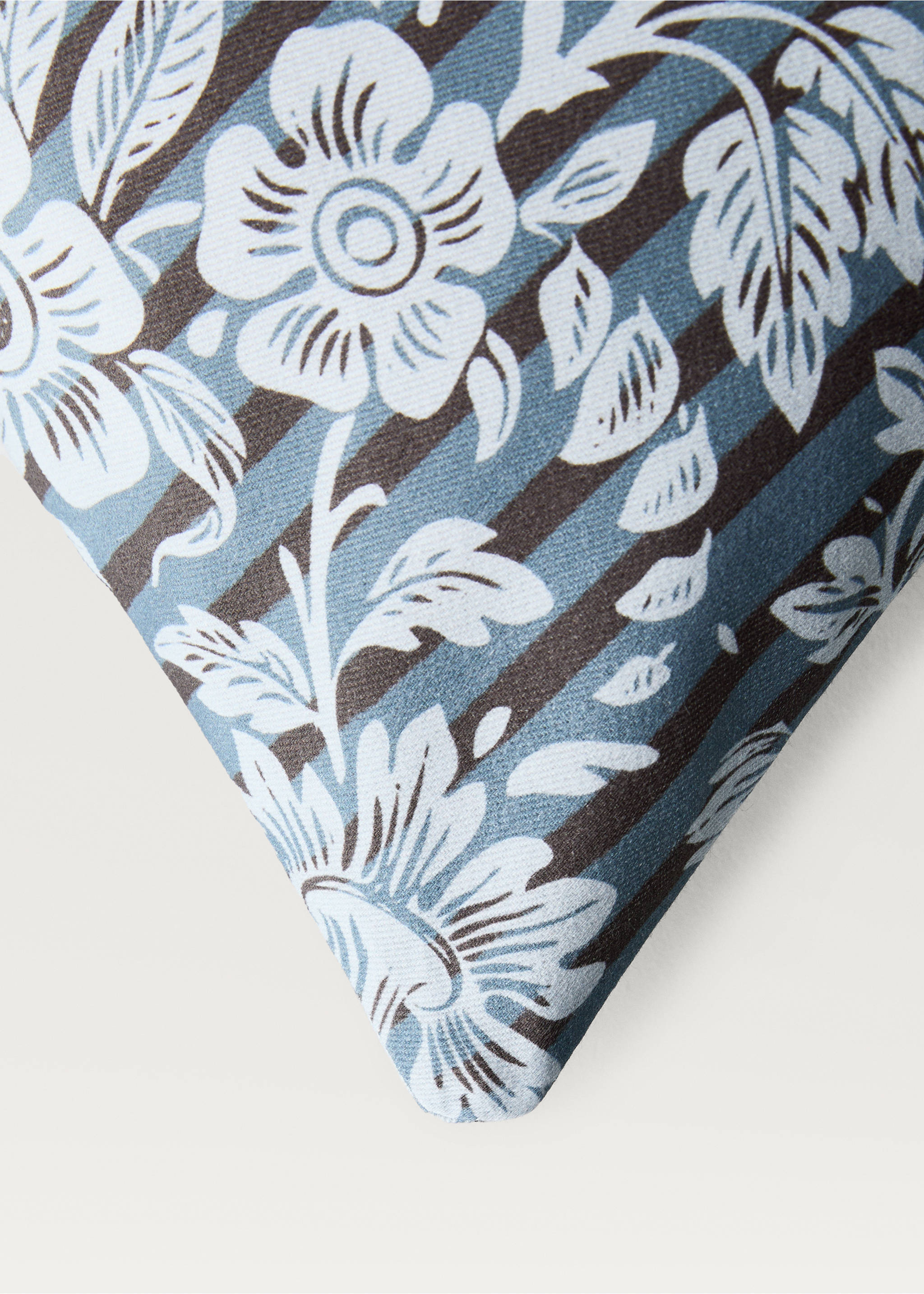 Cushion cover with printed flowers and stripes 45x45 cm - Details of the article 3, Blue. Ref: 87002034-00.