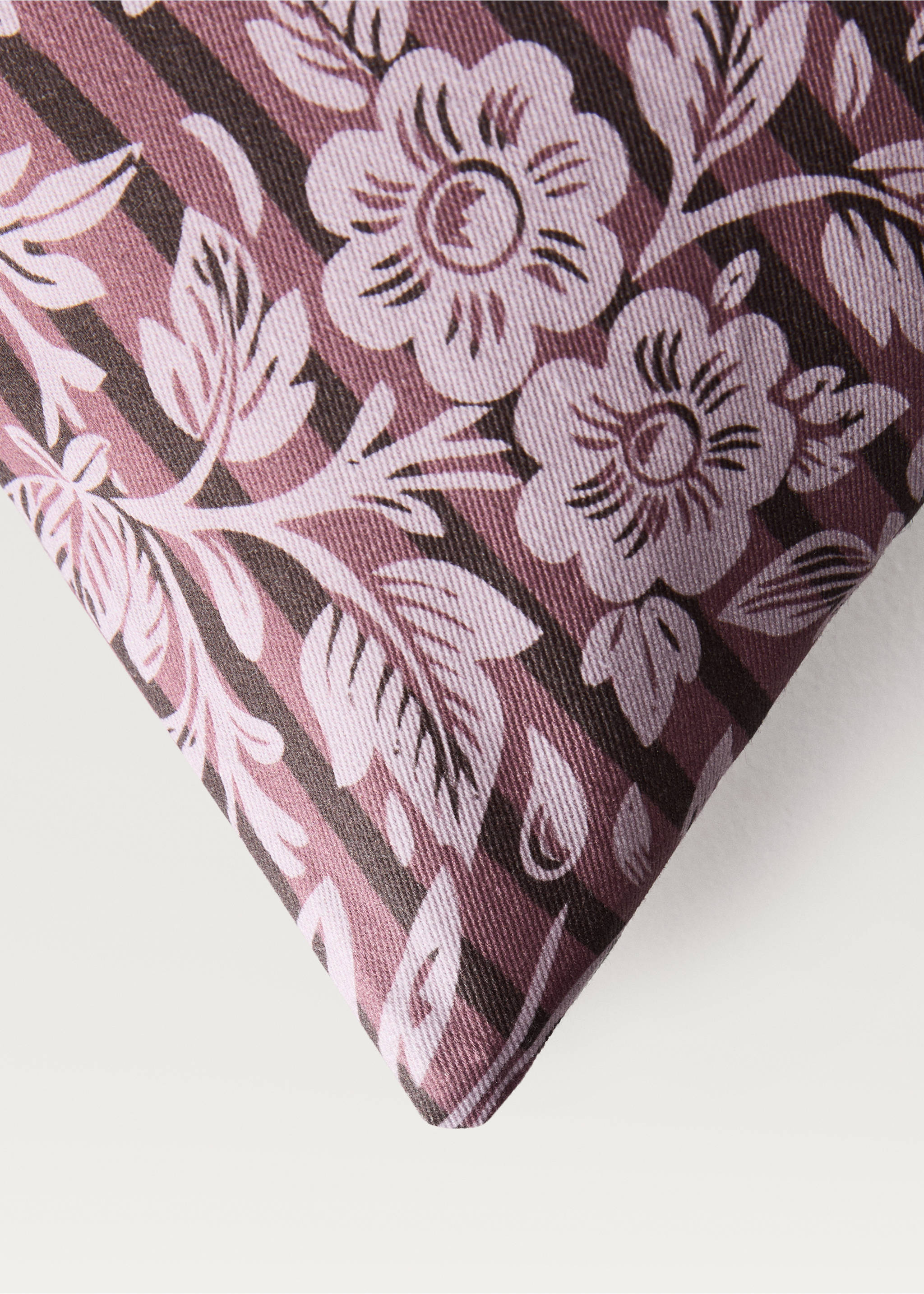 Cushion cover with printed flowers and stripes 45x45 cm - Details of the article 3, Pink. Ref: 87002034-00.
