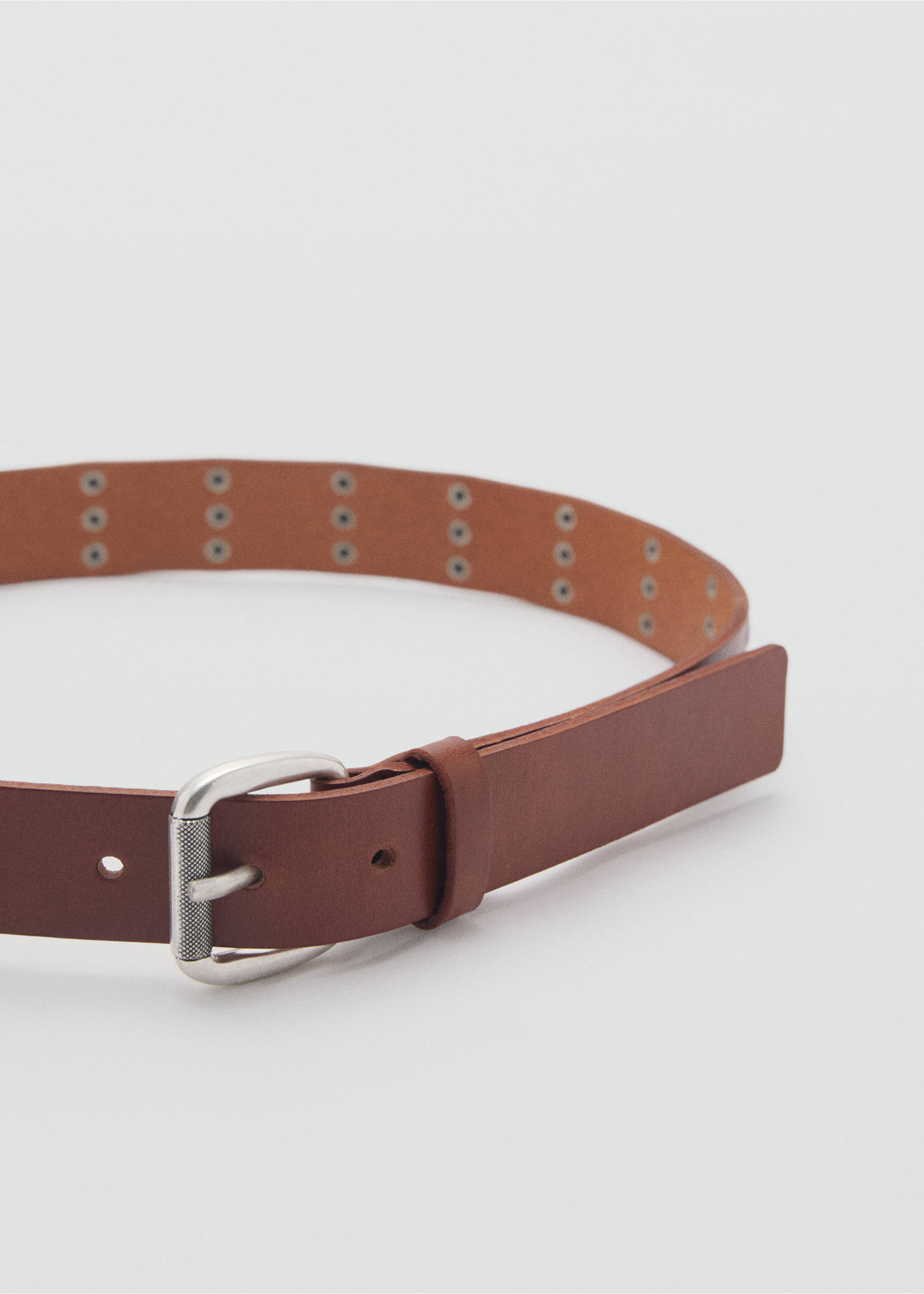 Stud leather belt - Medium plane, Brown. Ref: 87002539-00.