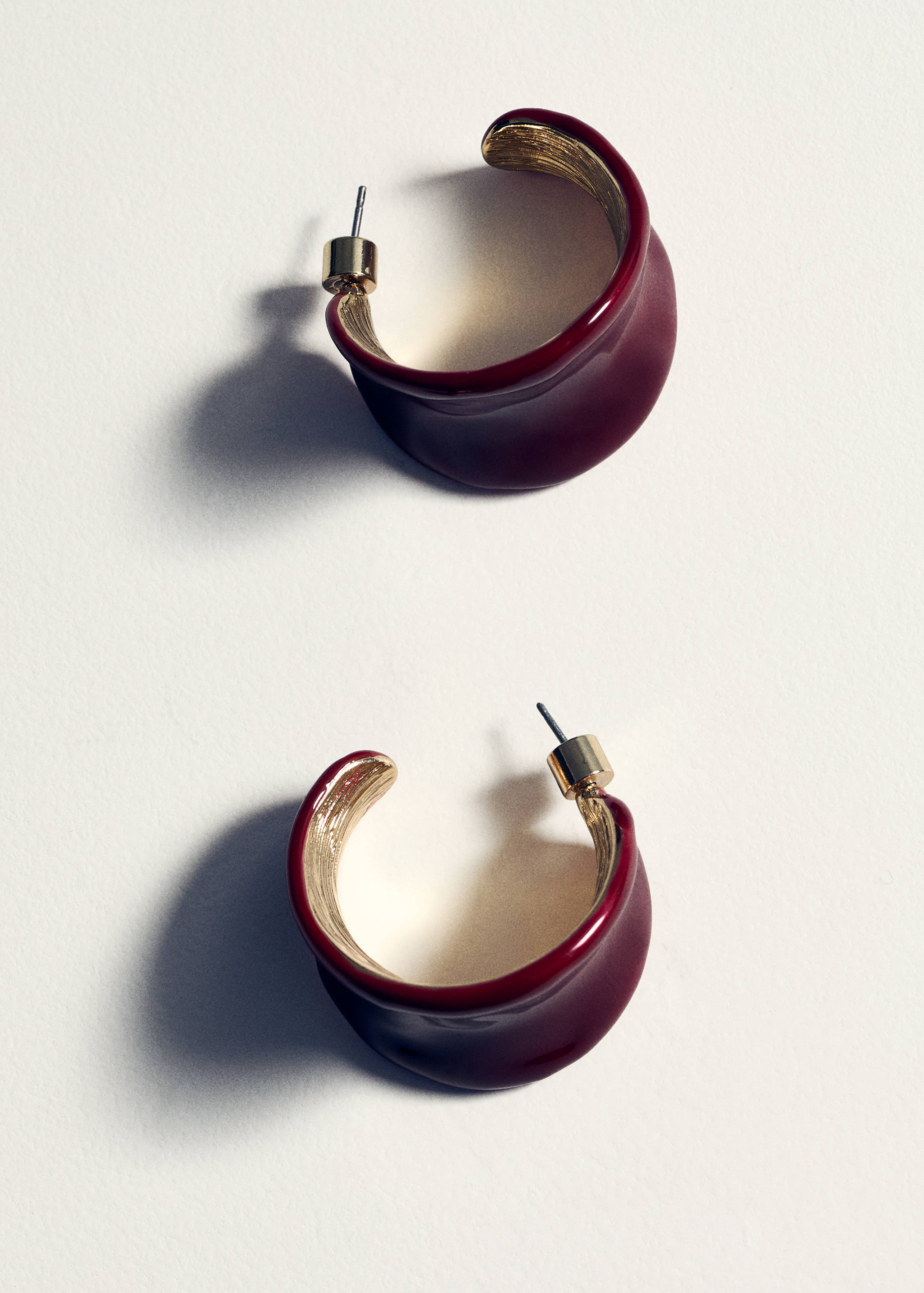 Ohrringe mit Wellenrelief - Detail des Artikels 5