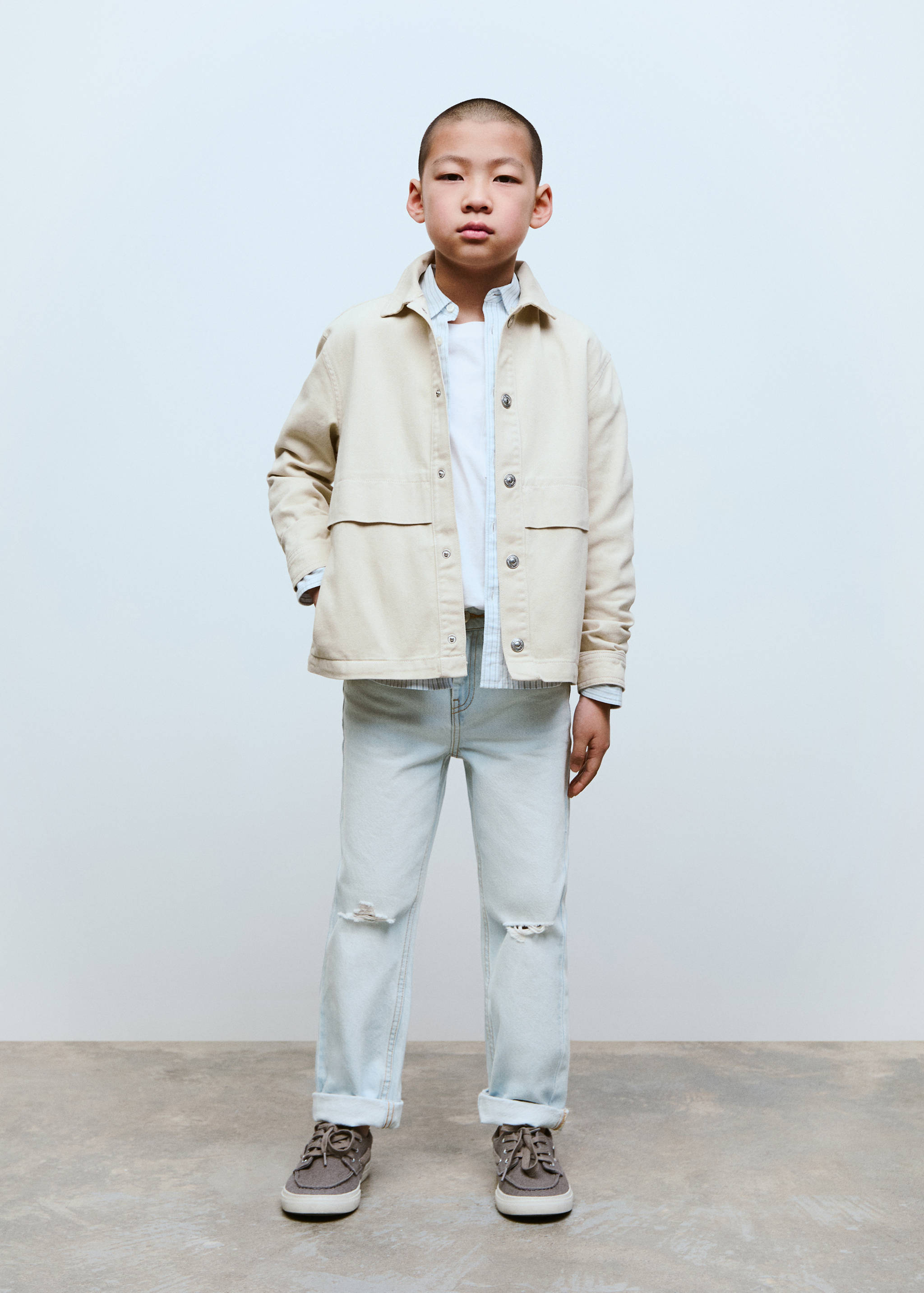 Decorative ripped jeans - General plane