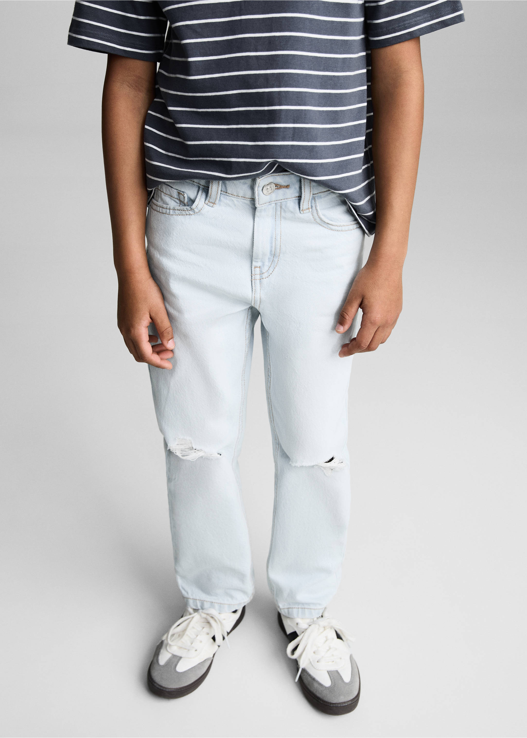 Jeans mit Zierrissen - Mittlere Ansicht, Hellblau. Ref: 87002900-00.