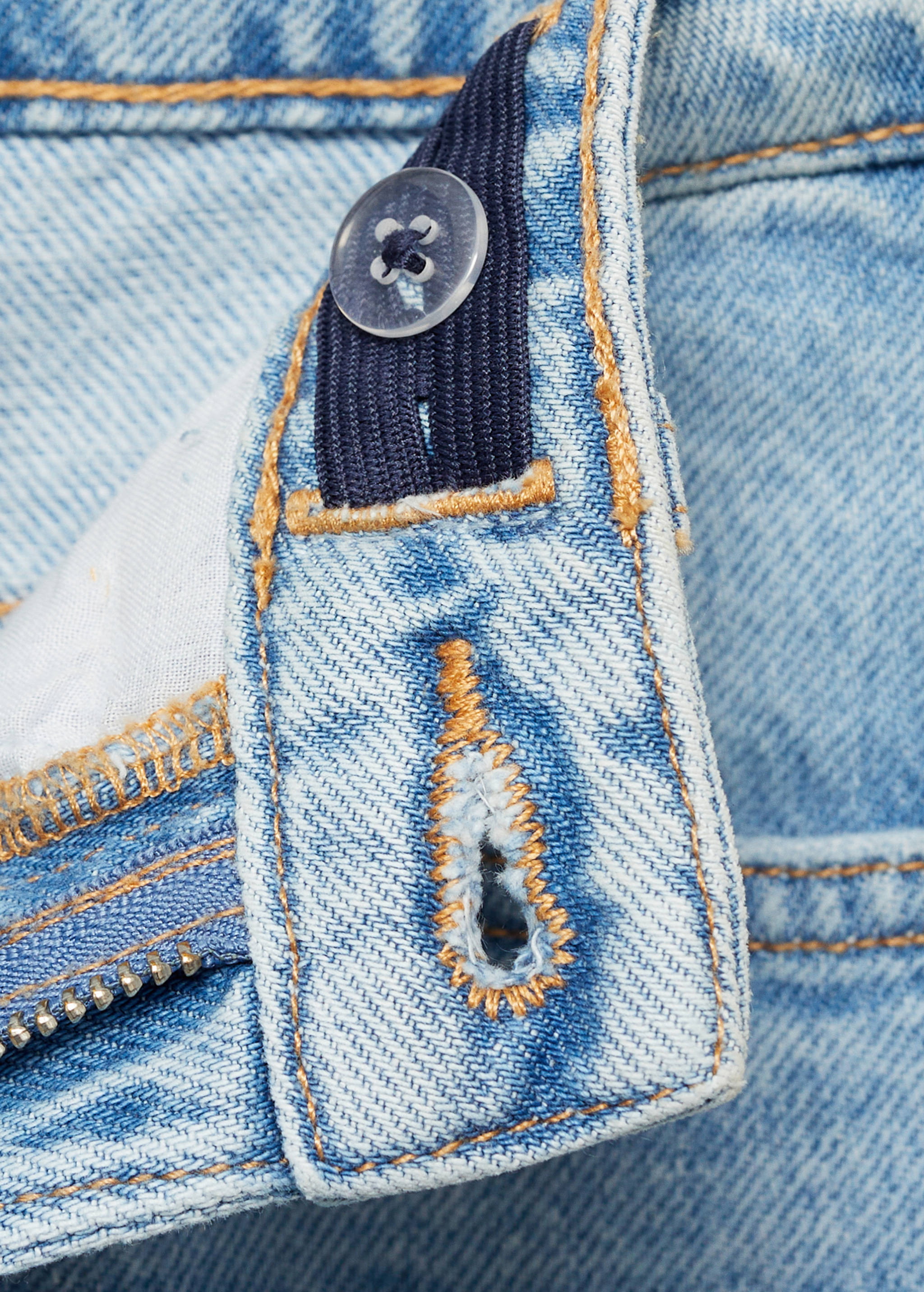 Decorative ripped jeans - Details of the article 8