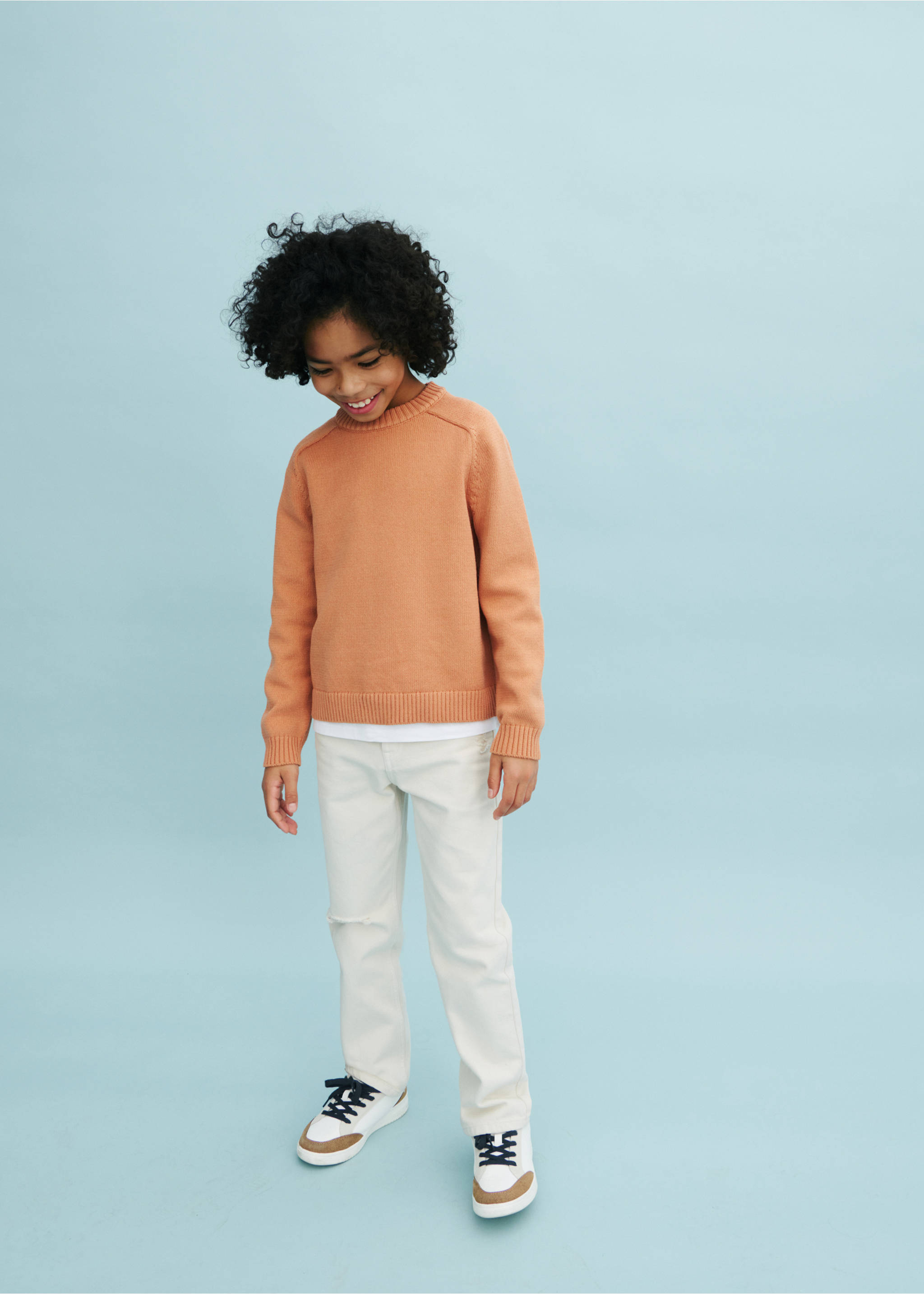 Ripped straight jeans - Details of the article 2, Sand. Ref: 87002901-00.