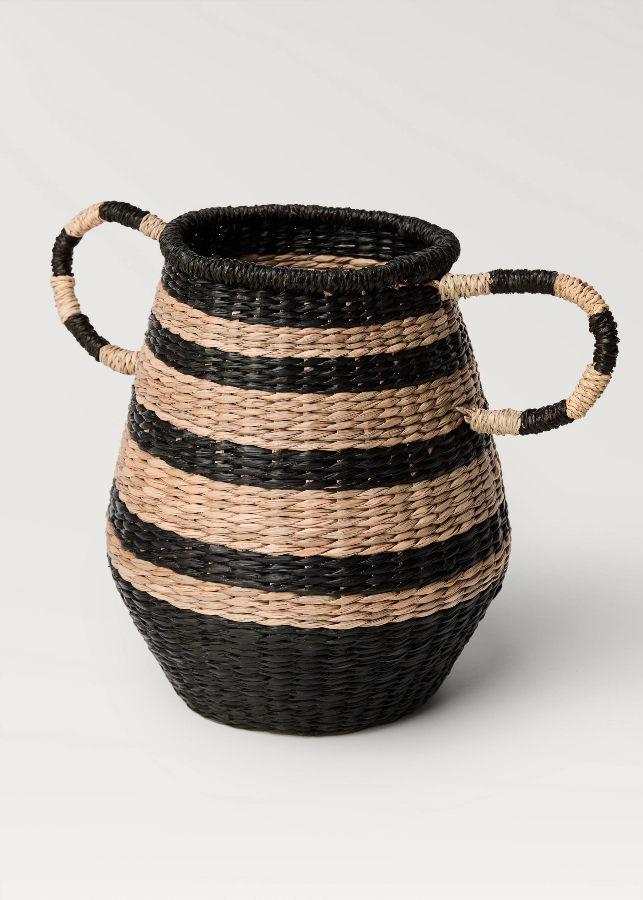 Natural fibre basket with stripe design - Details of the article 2, Brown. Ref: 87002911-00.