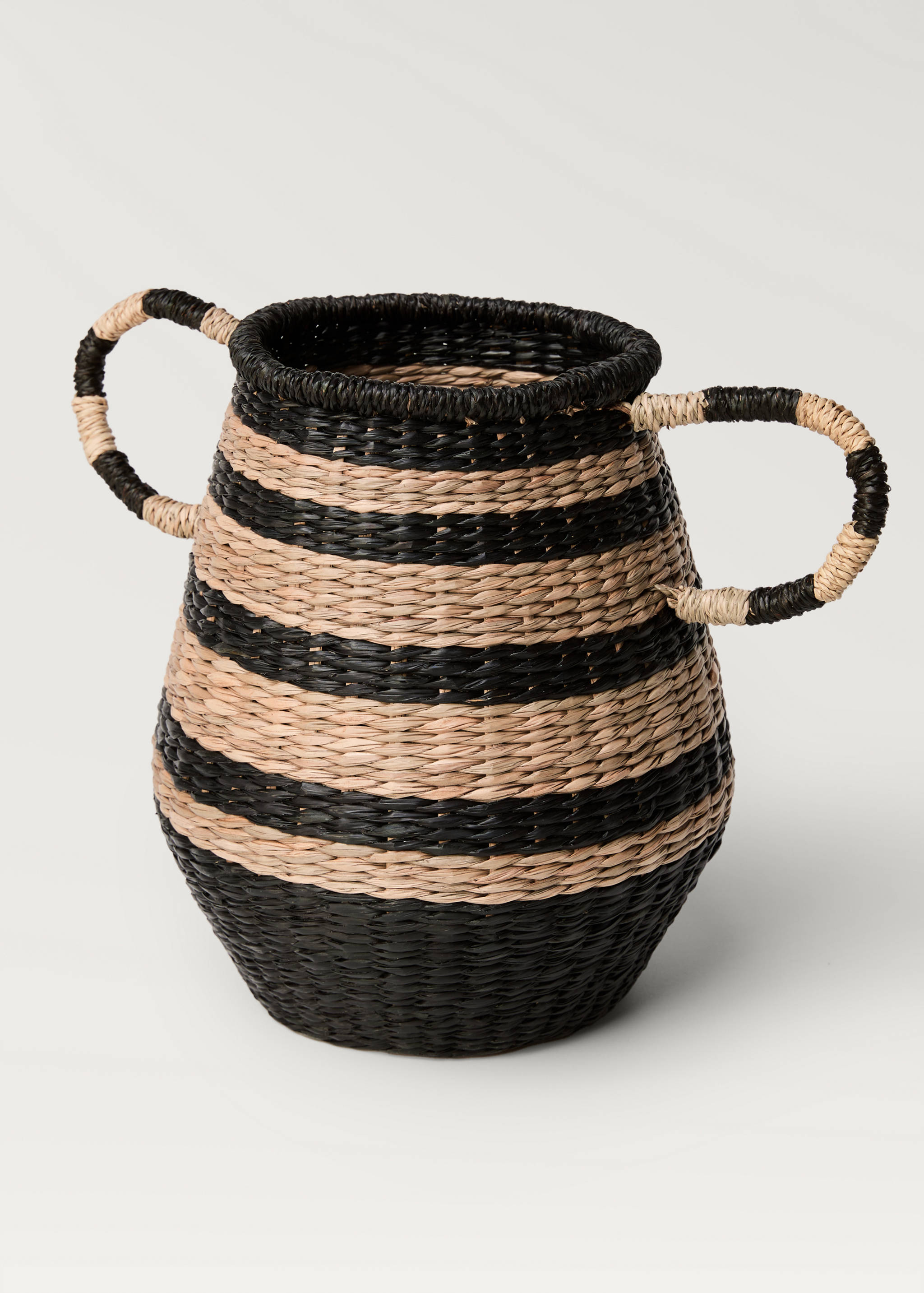 Natural fibre basket with stripe design - Details of the article 2