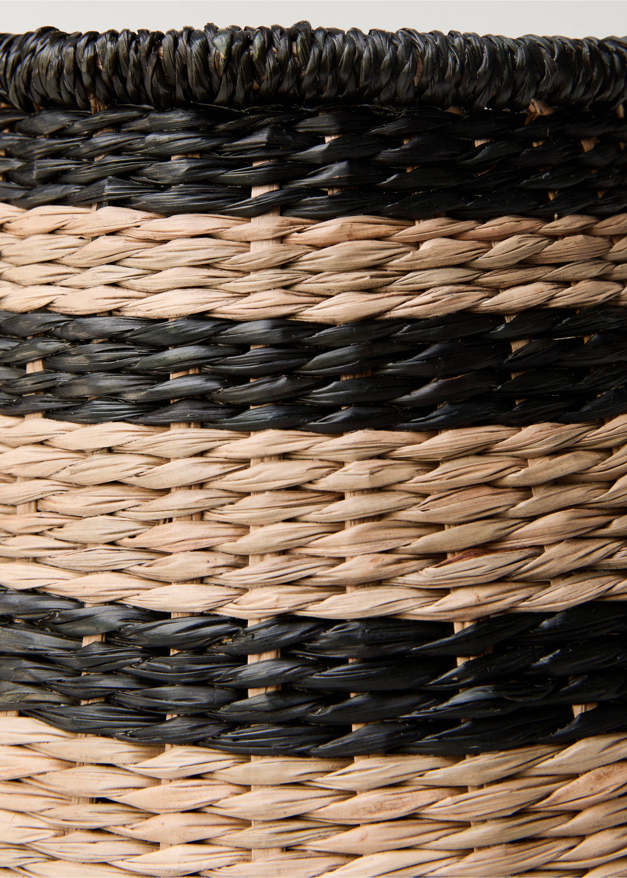 Natural fibre basket with stripe design - Details of the article 3, Brown. Ref: 87002911-00.