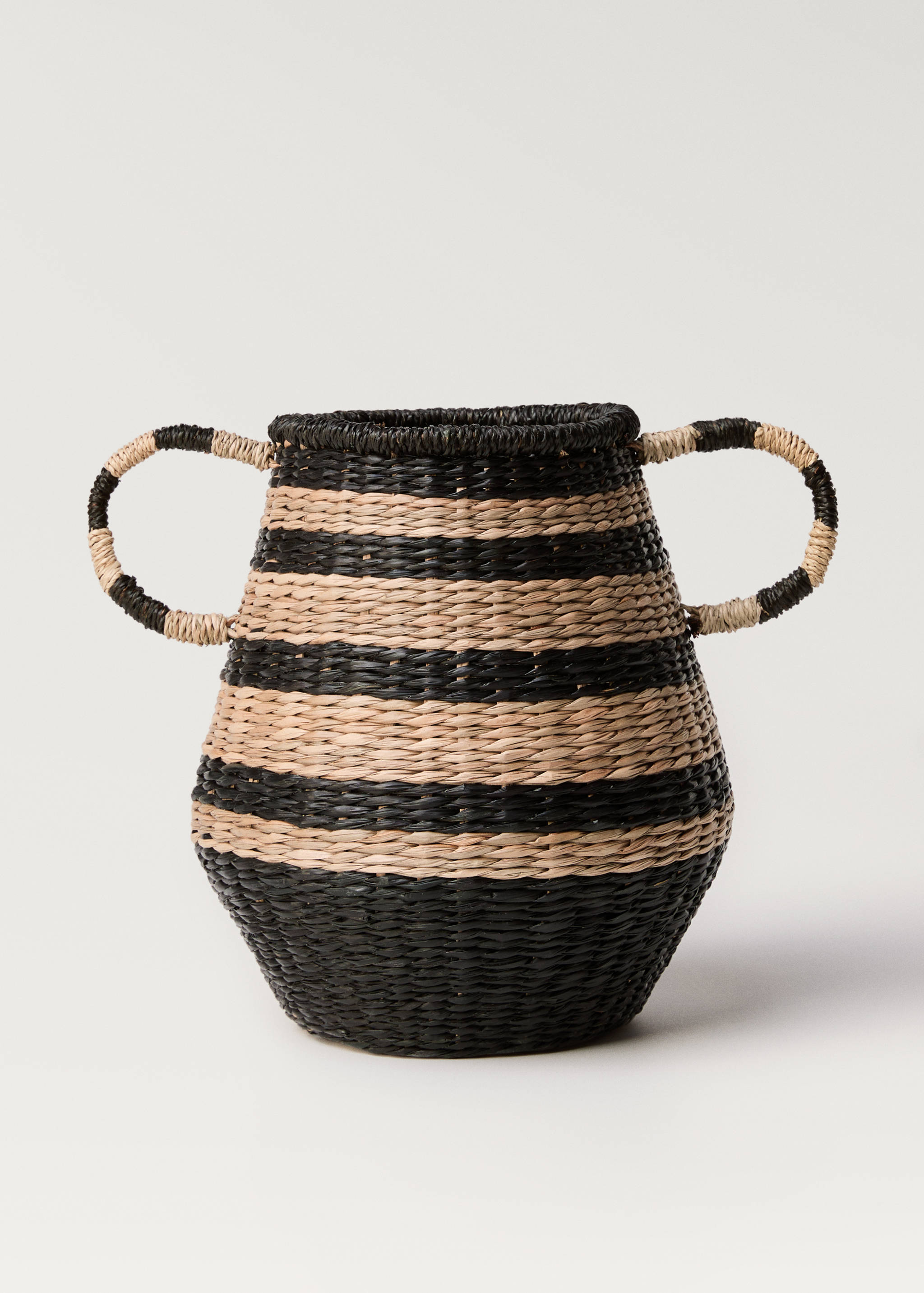 Natural fibre basket with stripe design - Article without model