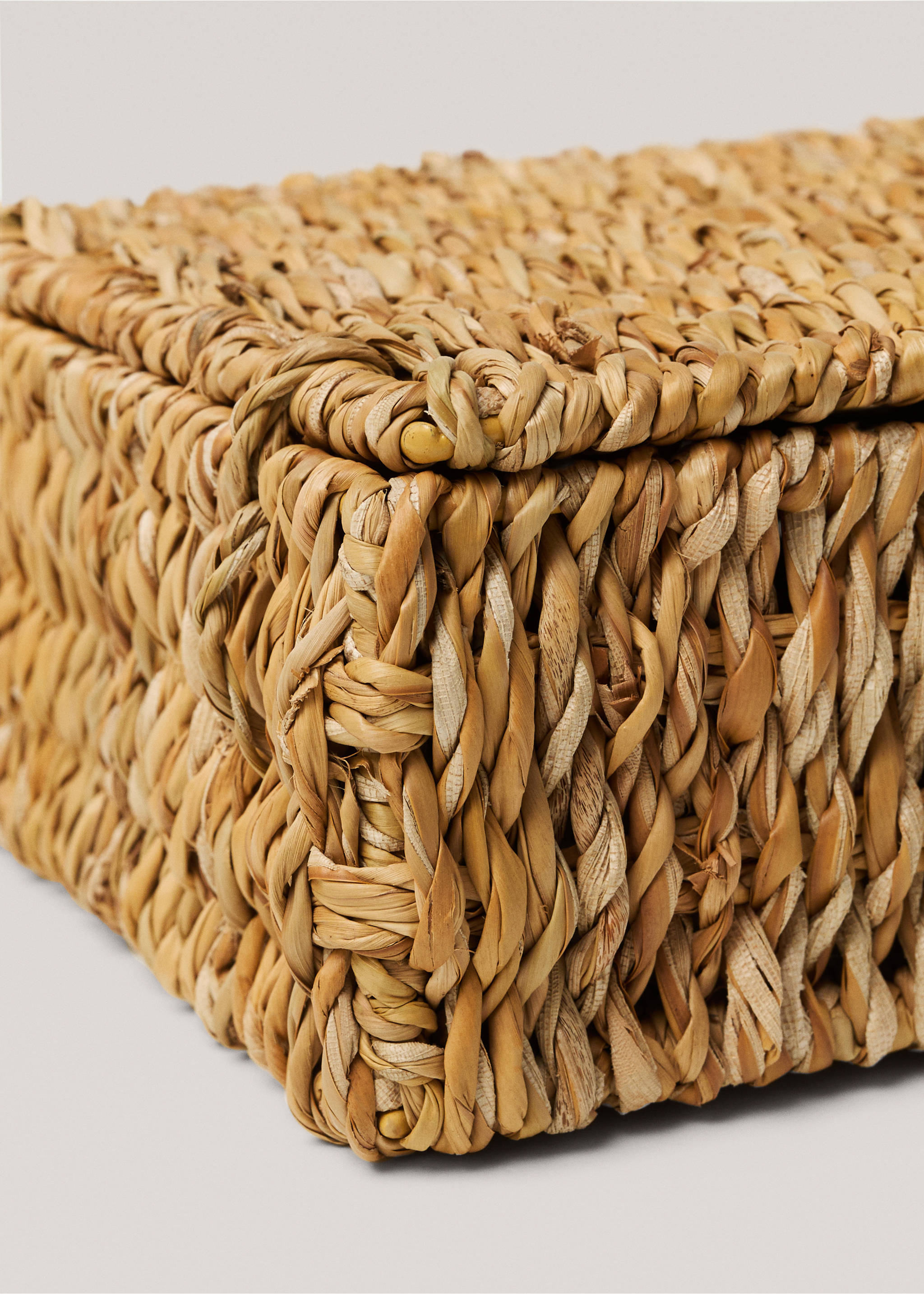 Medium natural fibre basket with lid - Details of the article 3, Brown. Ref: 87002914-00.