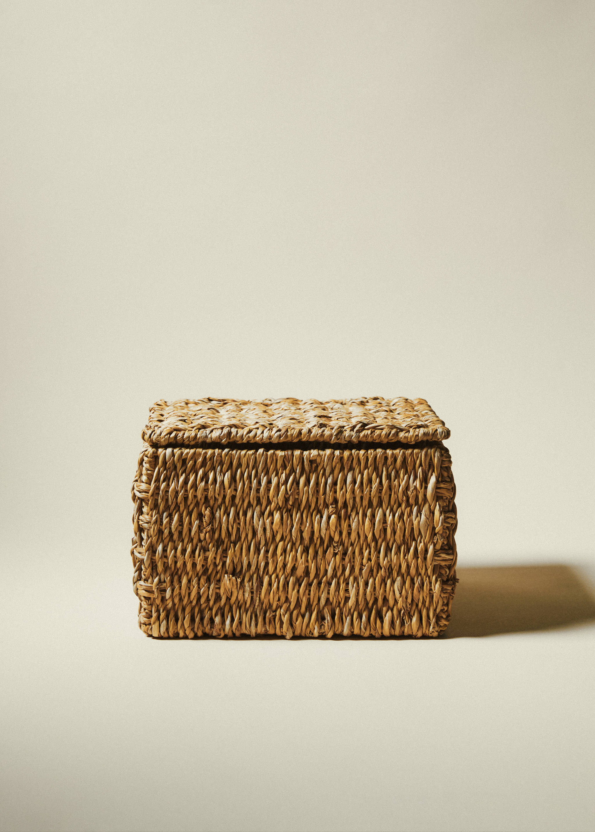 Large natural fibre basket with lid - Details of the article 7