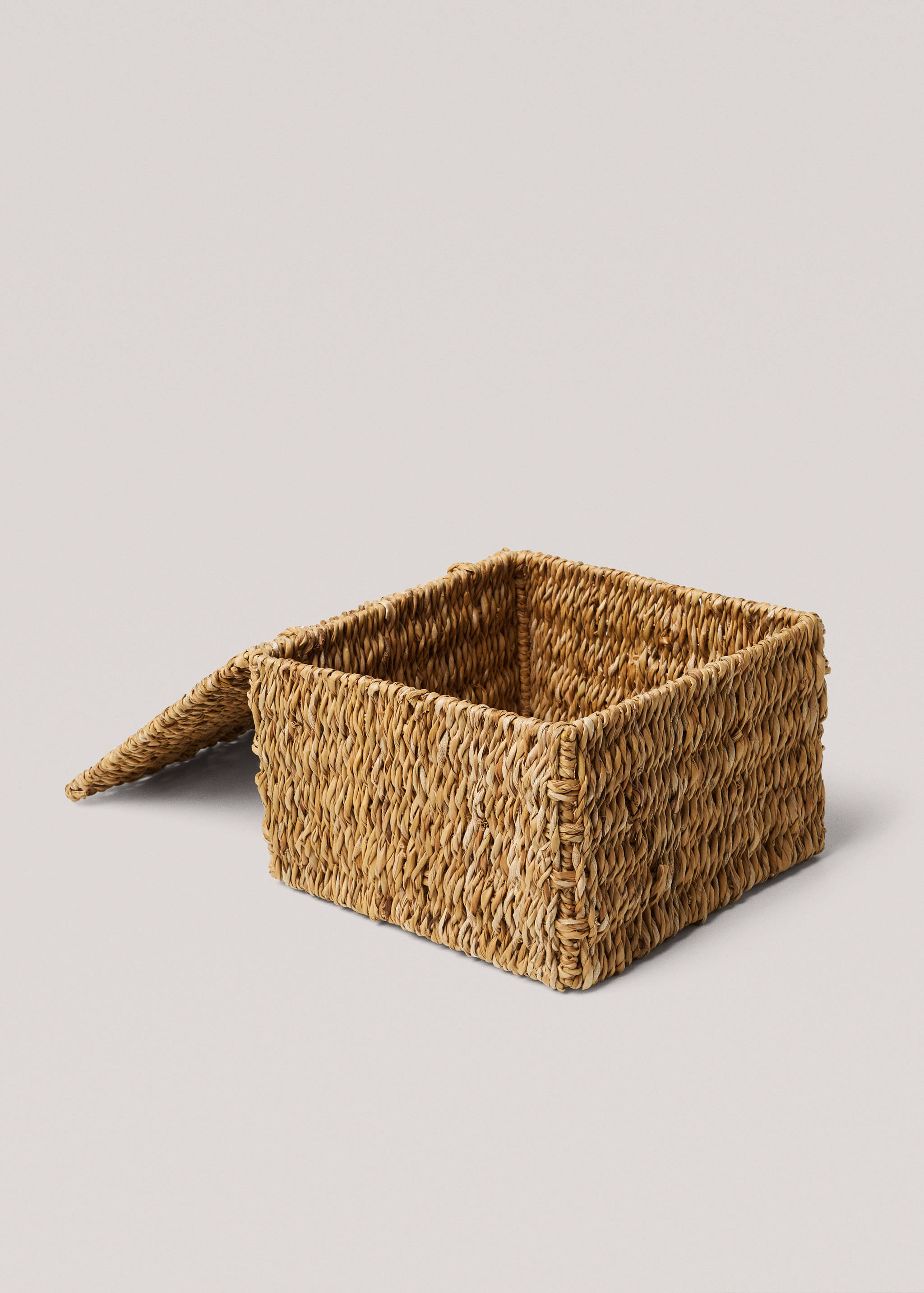 Large natural fibre basket with lid - Details of the article 2