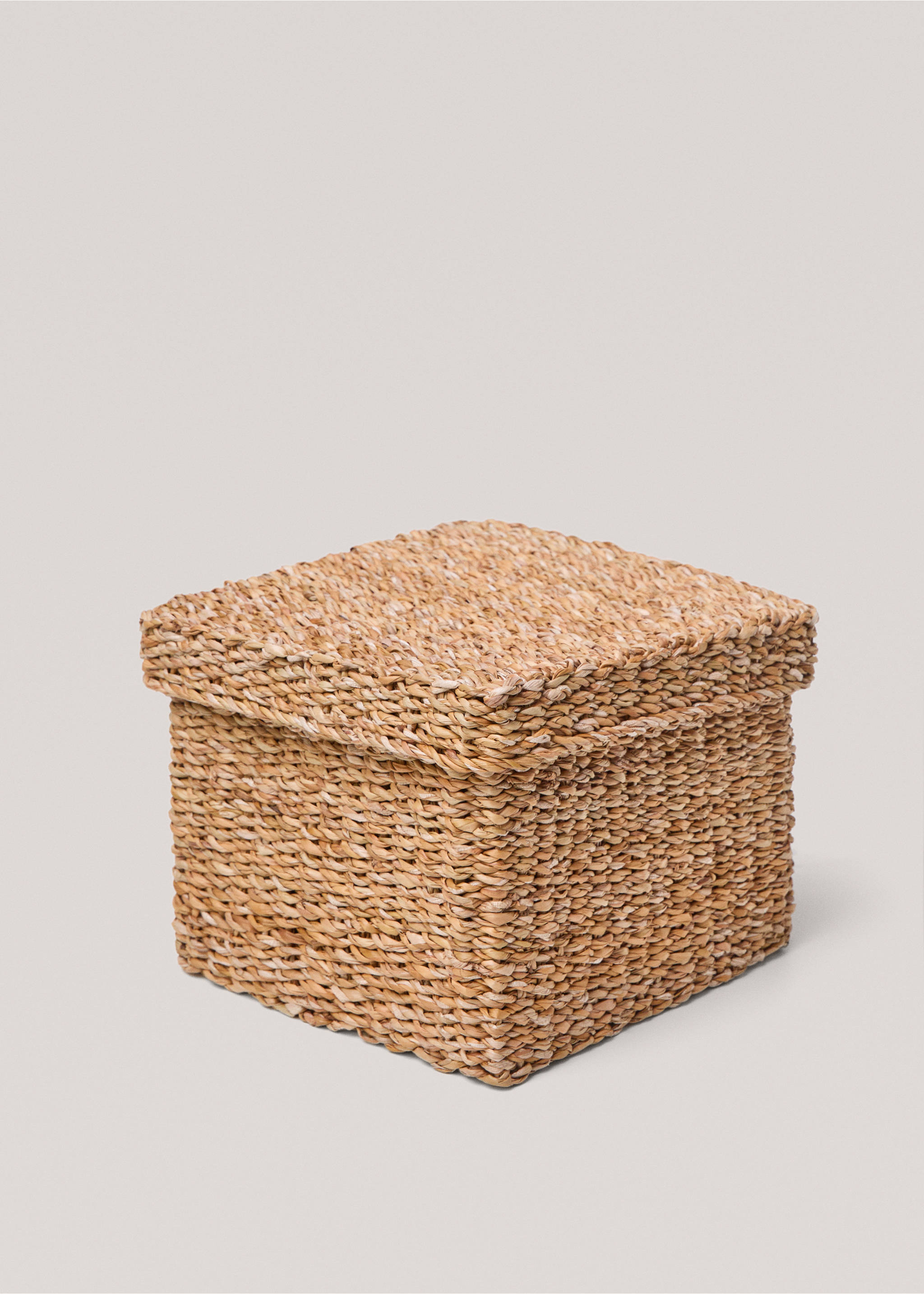 Medium square seagrass basket with lid - Details of the article 2, Brown. Ref: 87002918-00.