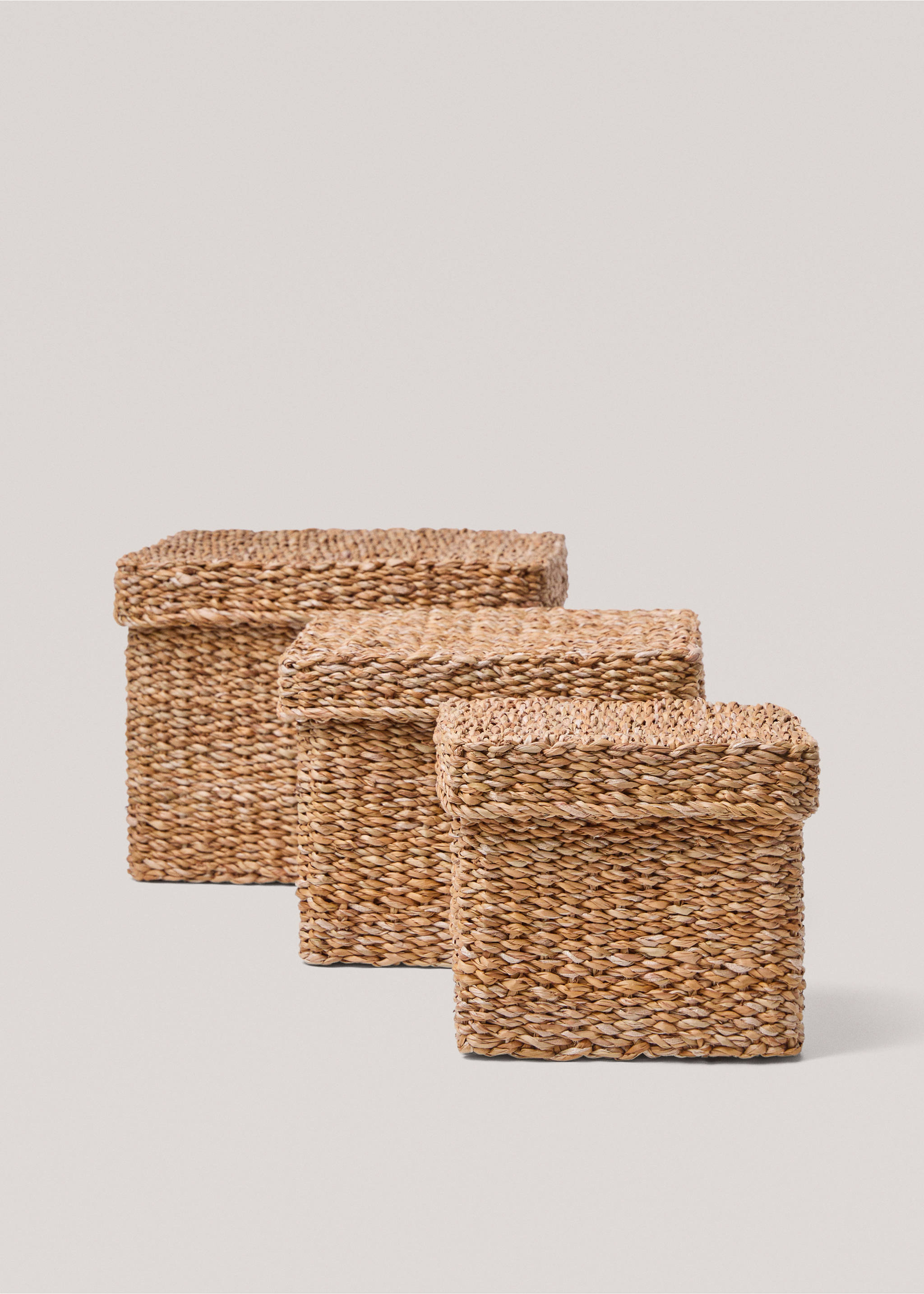 Medium square seagrass basket with lid - Details of the article 4, Brown. Ref: 87002918-00.