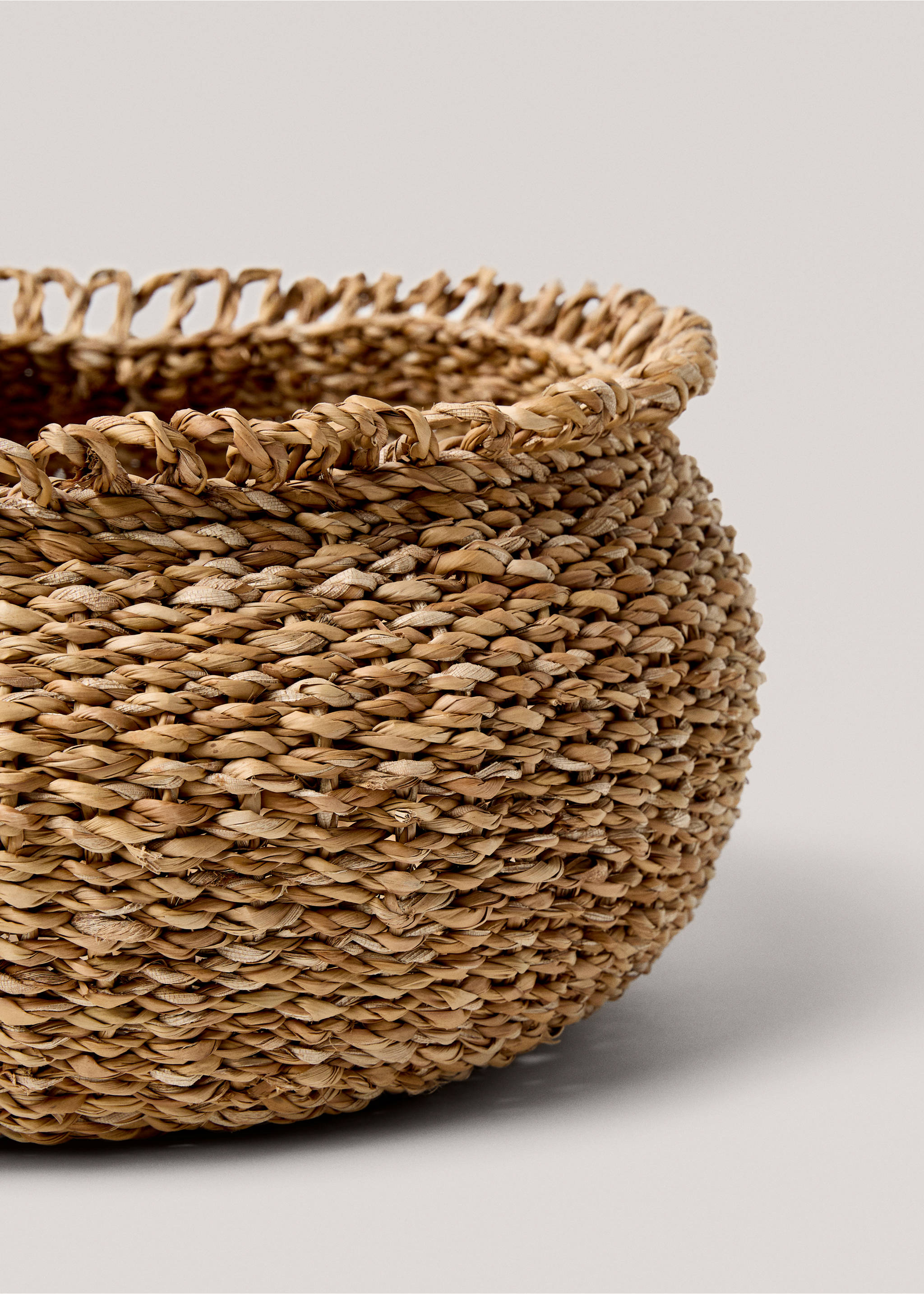 Medium natural fibre round basket - Details of the article 1, Brown. Ref: 87002923-00.