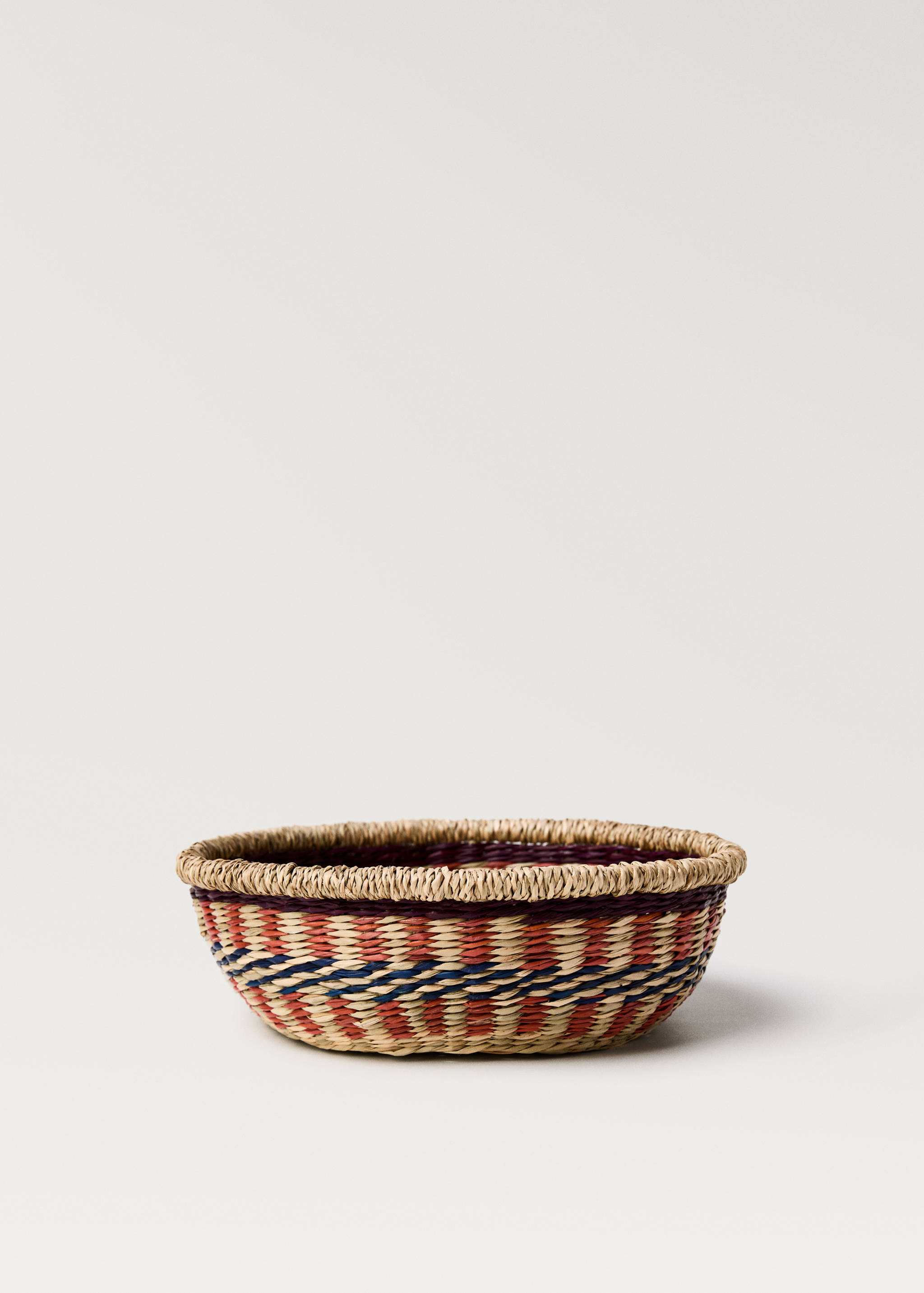 Medium coloured seagrass basket - Article without model