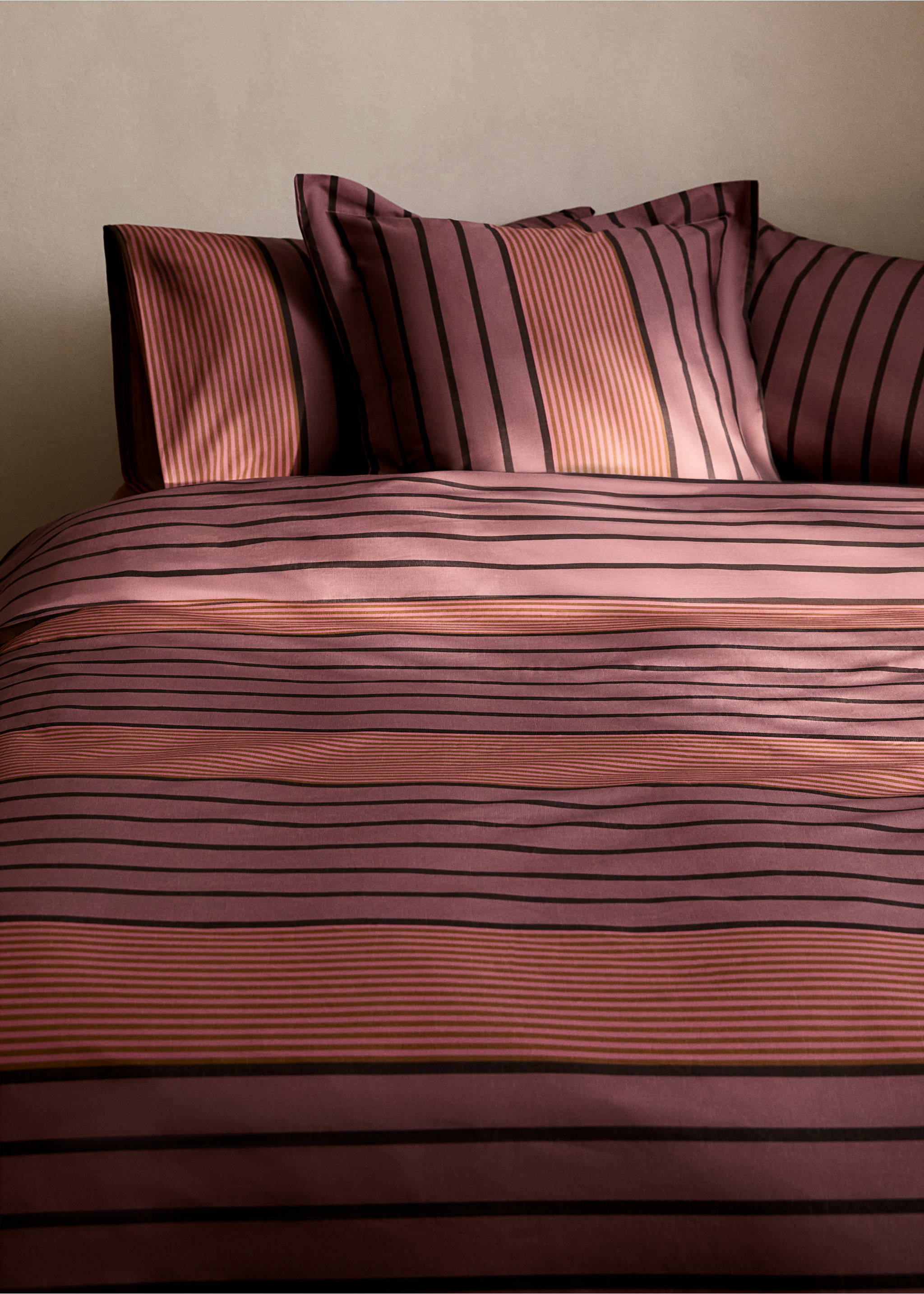 Percale cotton multi-striped duvet cover King bed - Details of the article 7, Pink. Ref: 87002940-00.