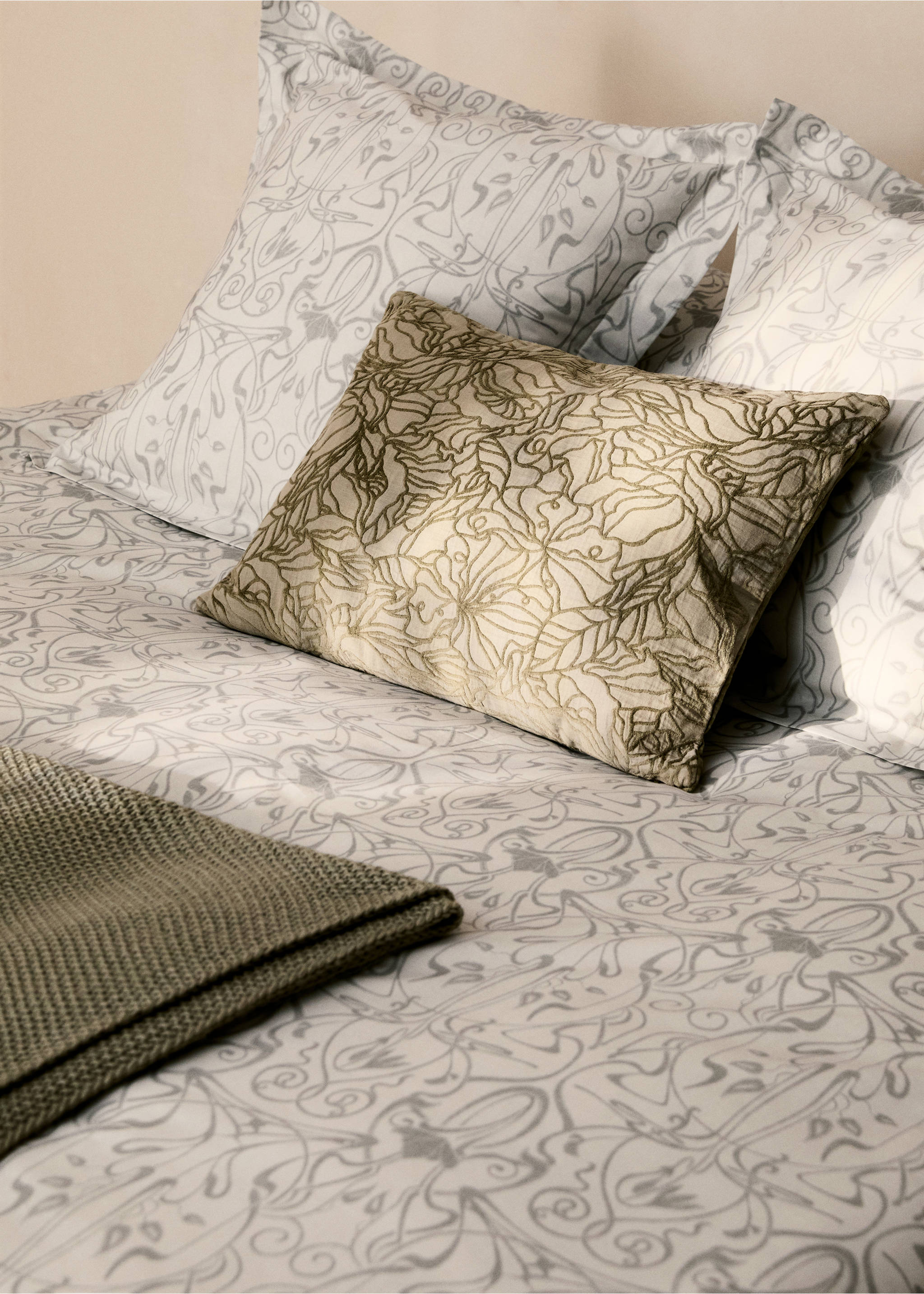 Percale cotton duvet cover with ornamental print King bed - Details of the article 7, Light/Pastel Grey. Ref: 87002944-00.