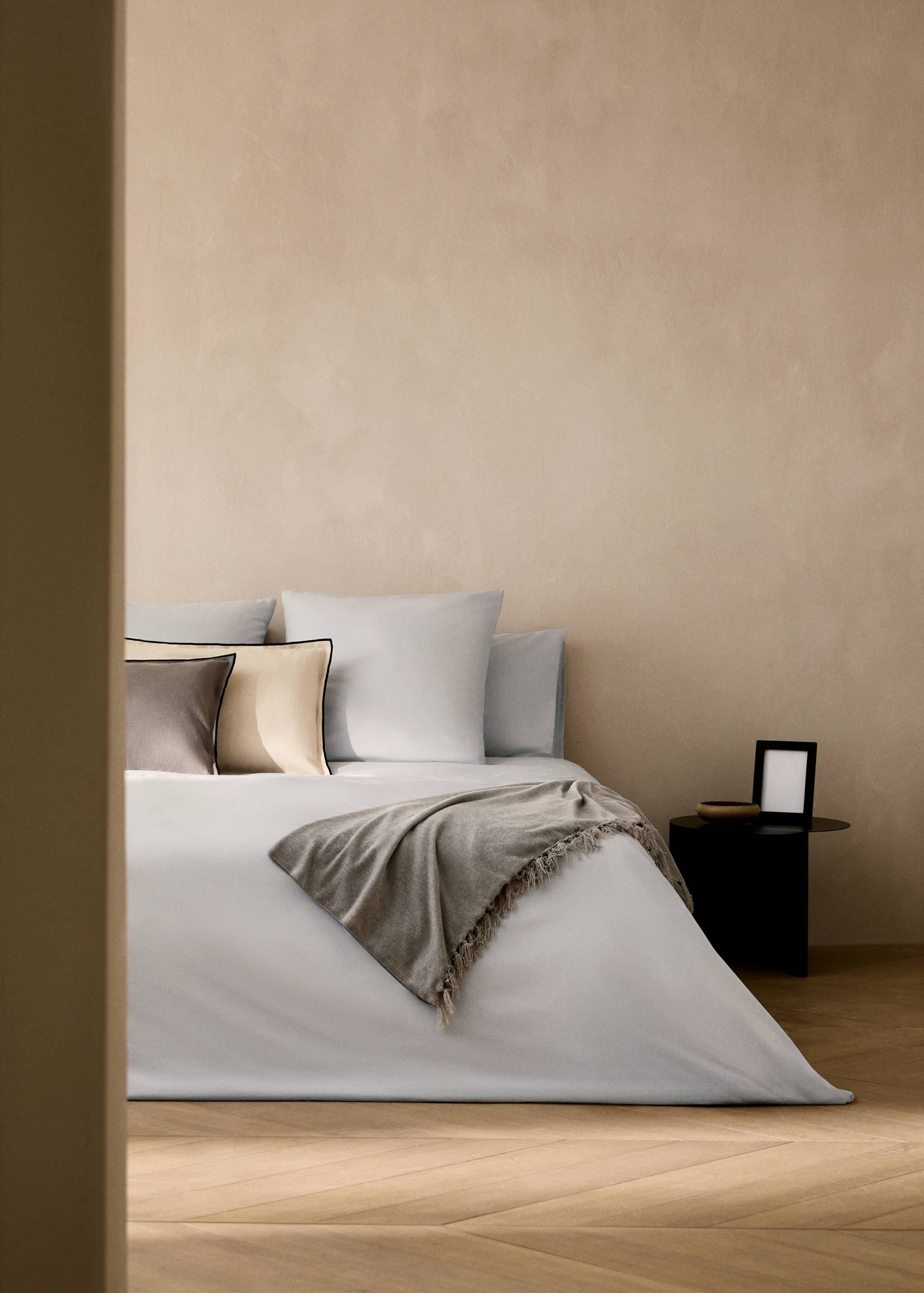 Percale cotton duvet cover with linen trim Queen bed - General plane