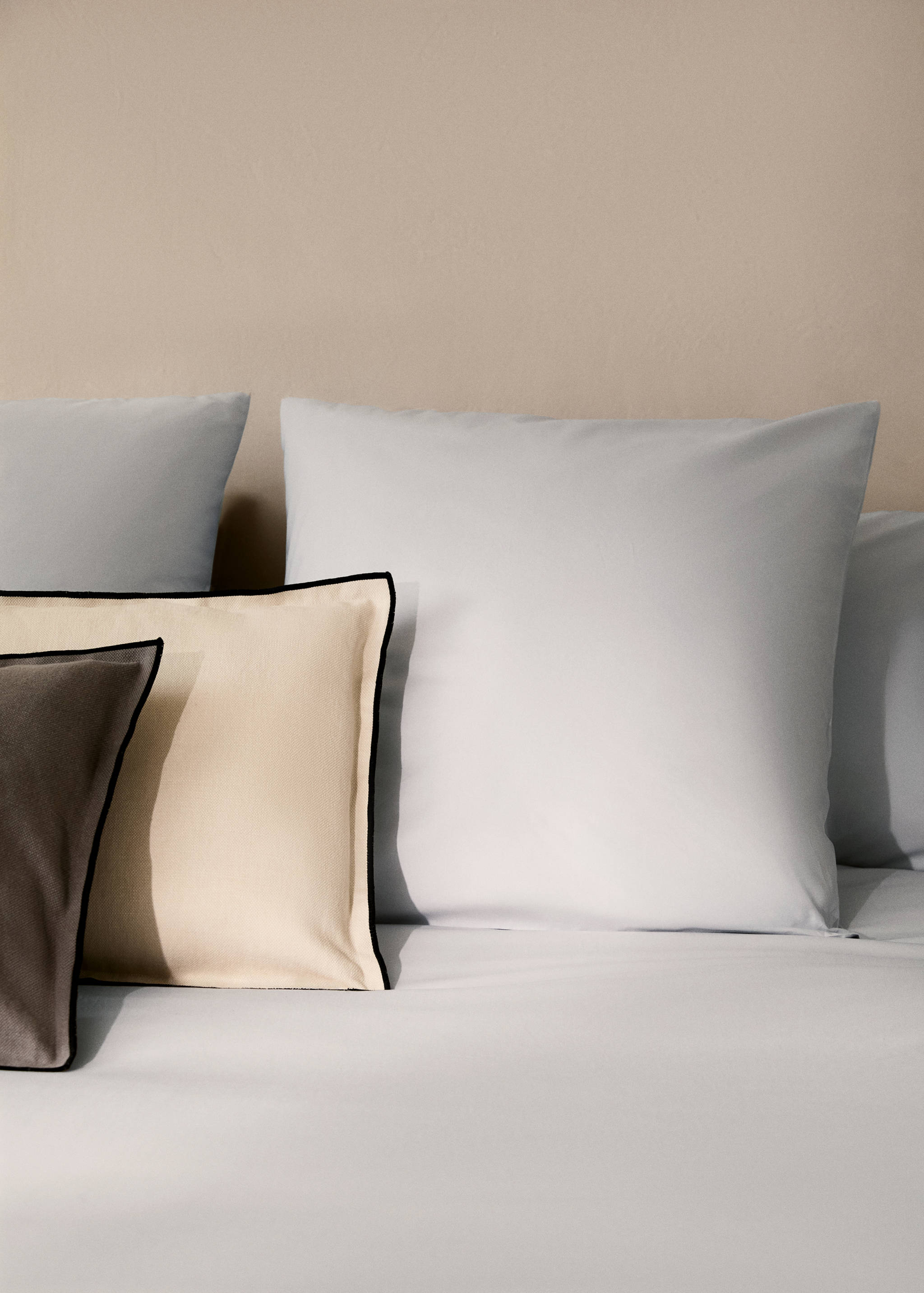 Percale cotton duvet cover with linen trim Queen bed - Details of the article 7