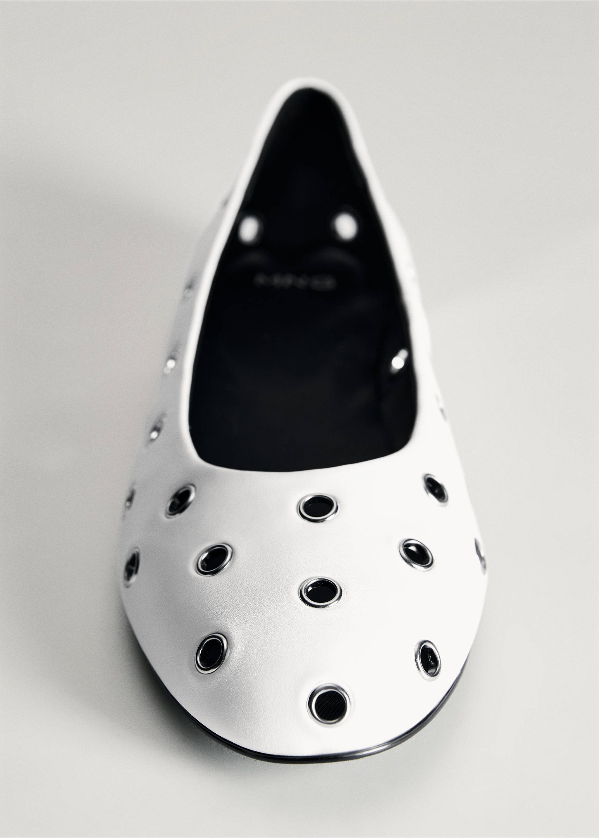 Ballerines perforées - Détail de l'article 5, Blanc. Ref: 87003277-00.