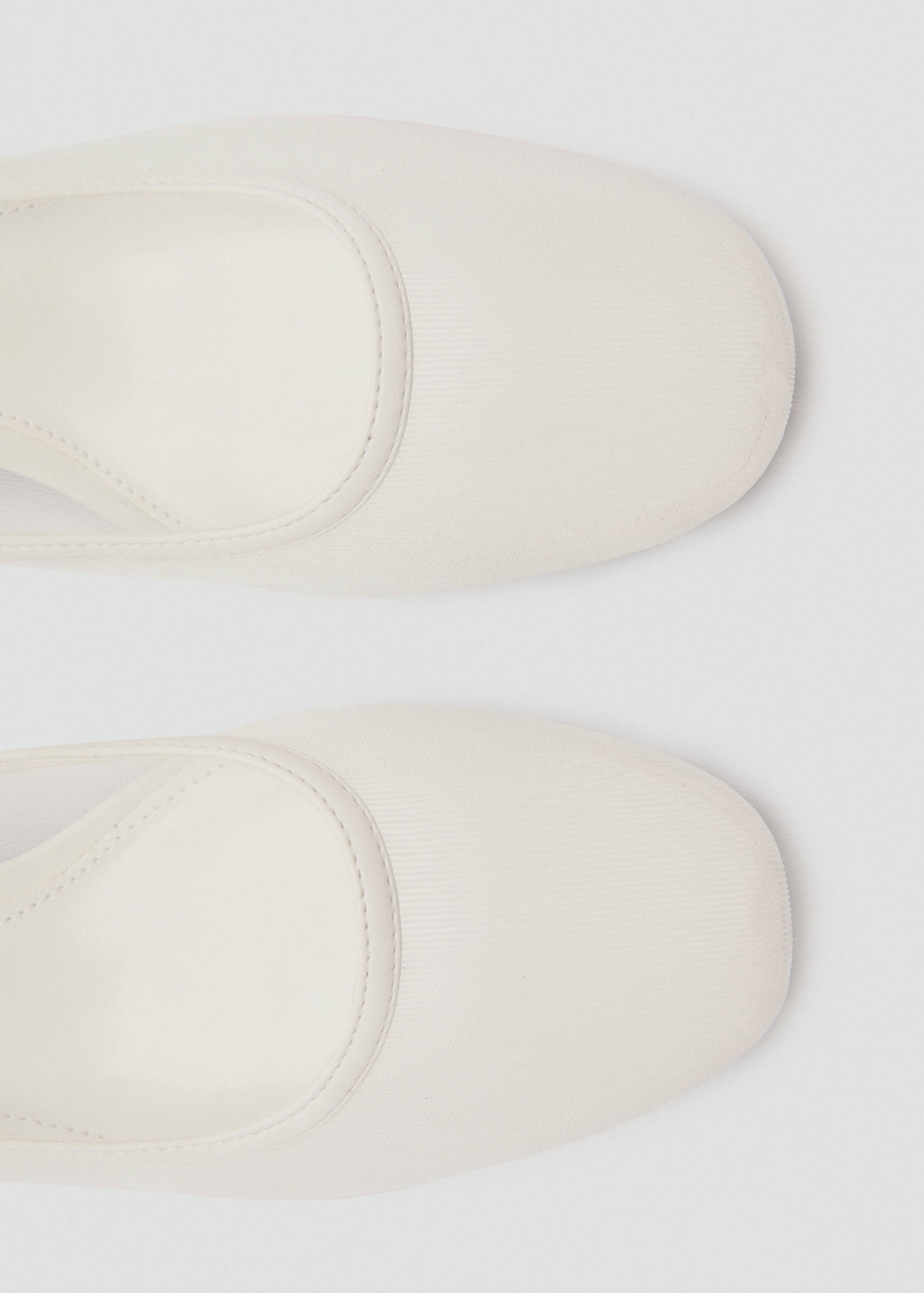 Mesh shoes with buckle strap - Details of the article 1